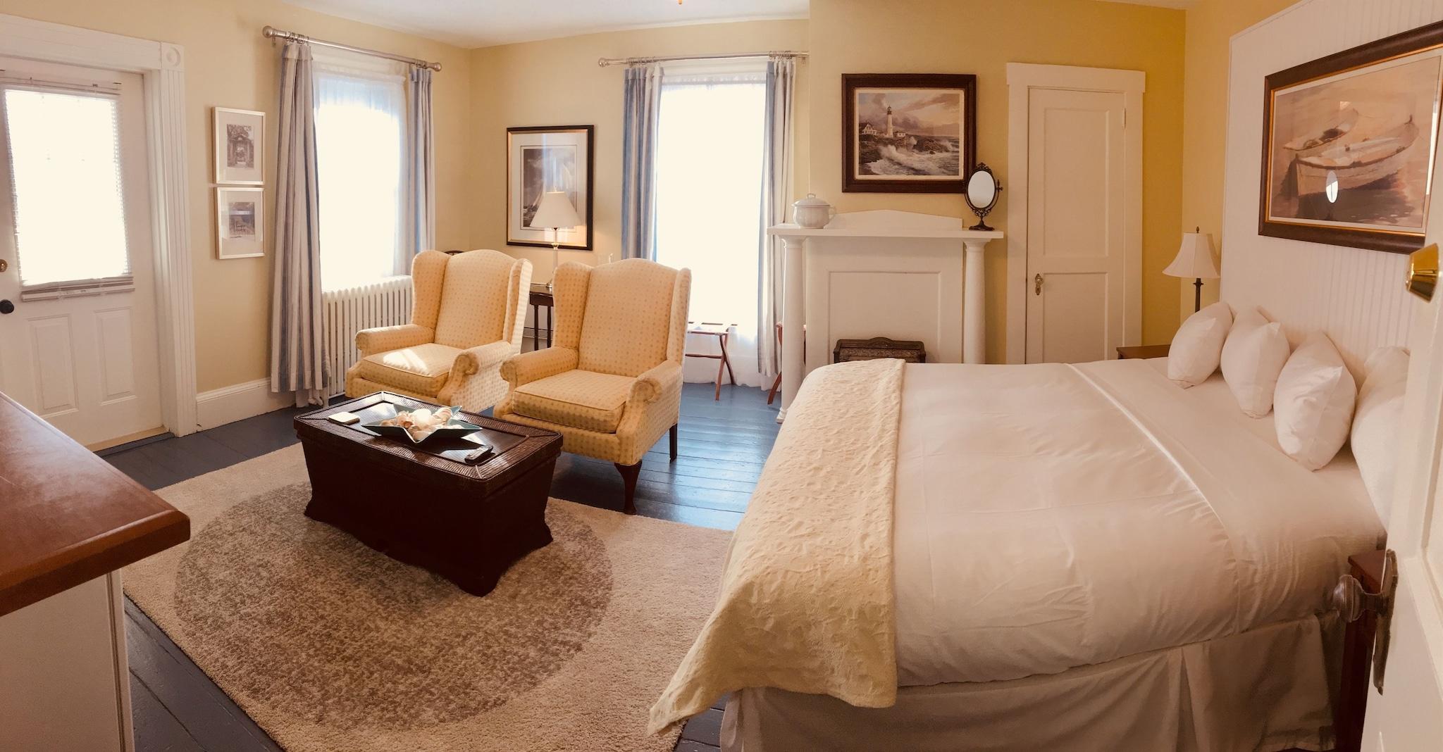 Treadwell Inn/ Chandler Room Wine Bar & Kitchen by null