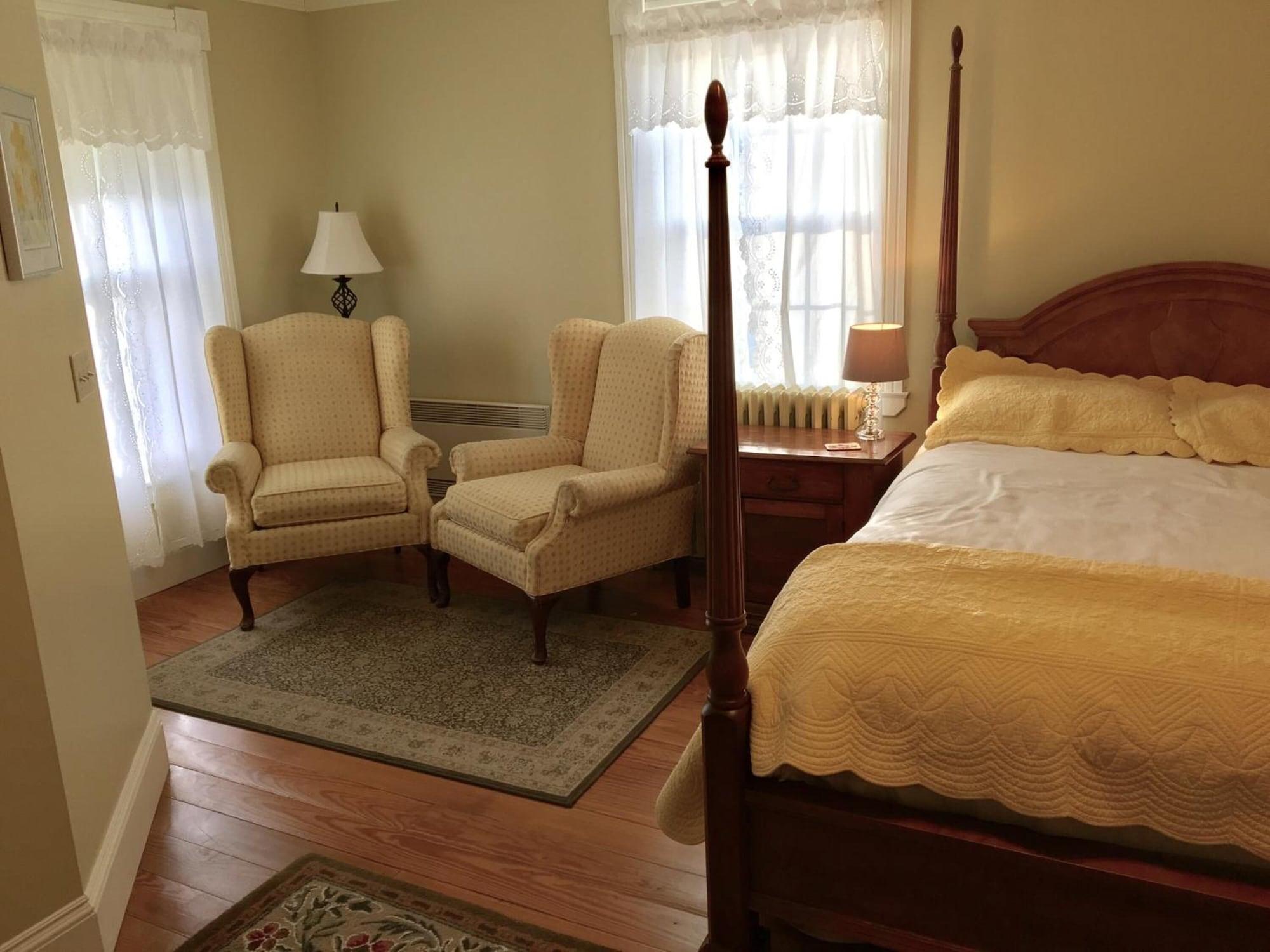 Treadwell Inn/ Chandler Room Wine Bar & Kitchen by null