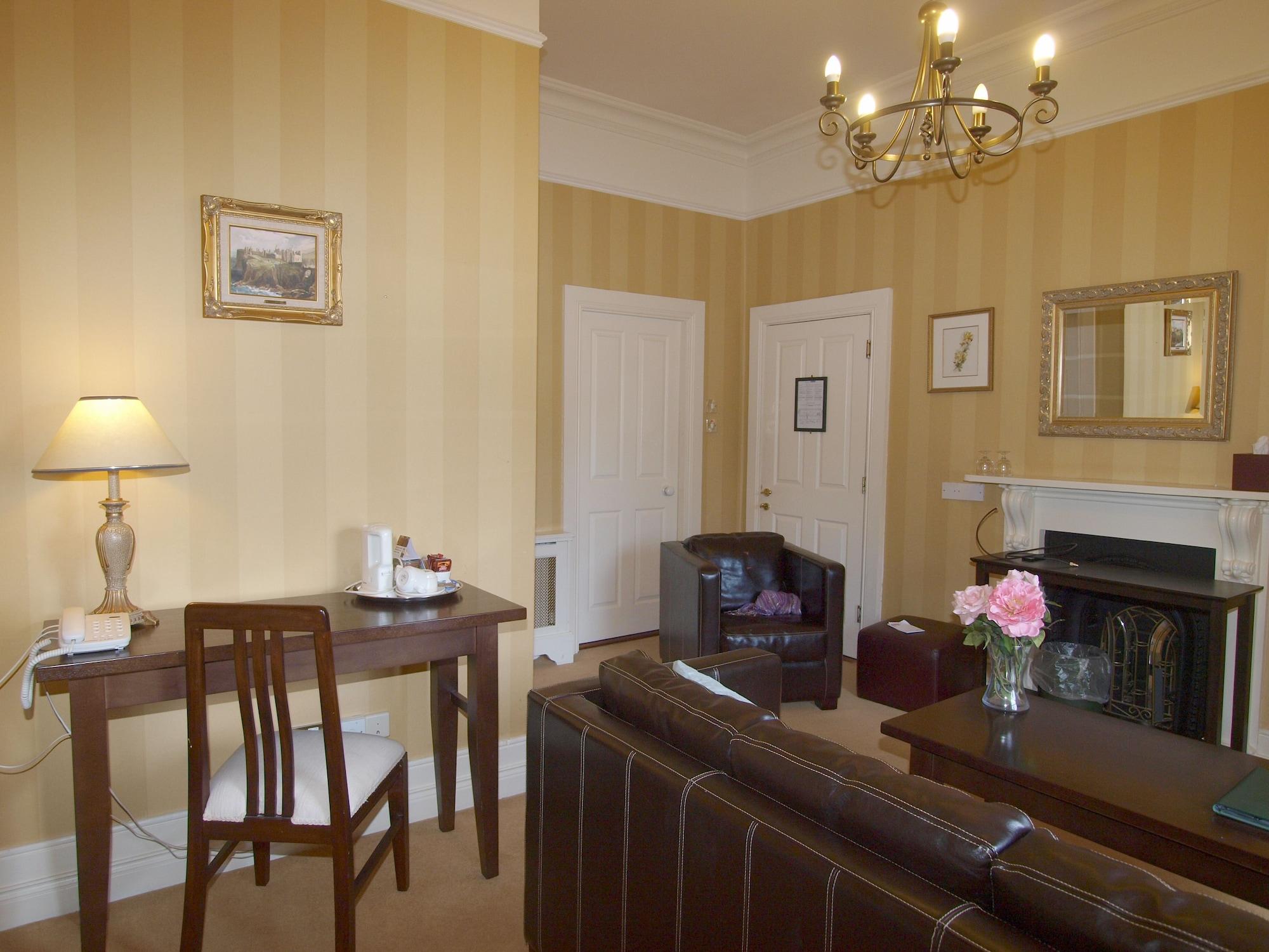 Gleeson's Roscommon (Hotel) by null