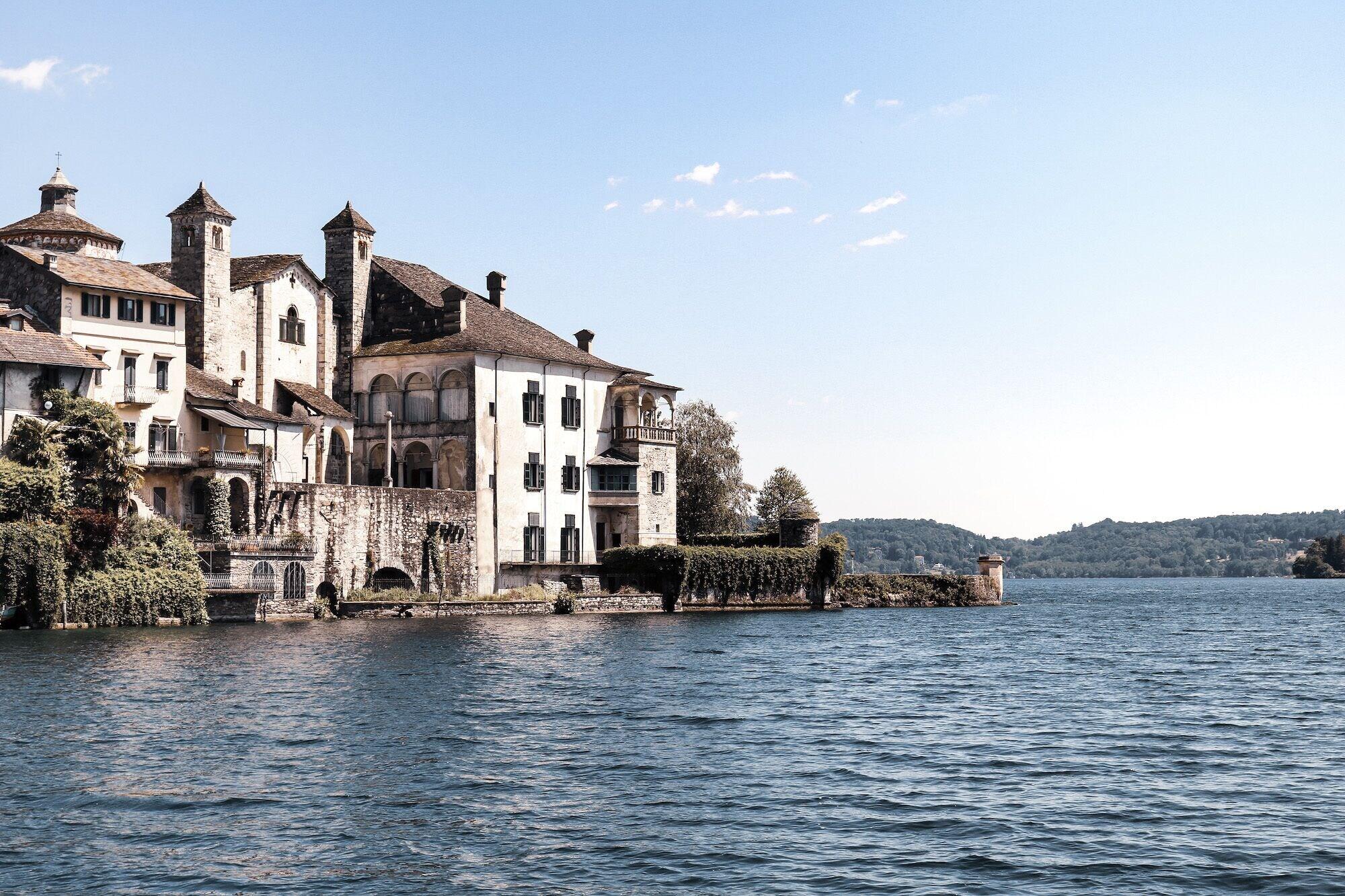 HOUSE FANTINI / lake time by null