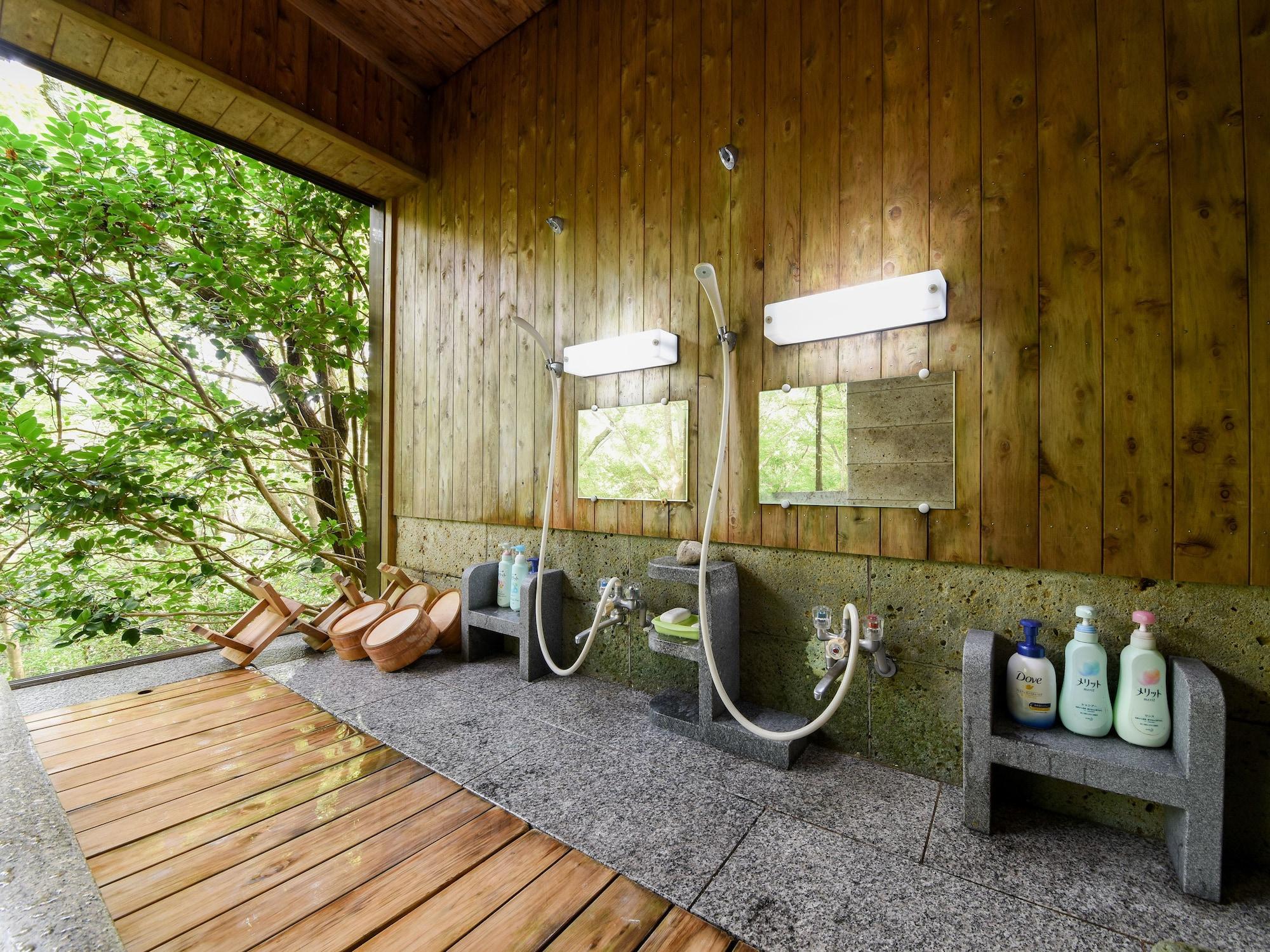 Nagataki Nakatsugawa by null