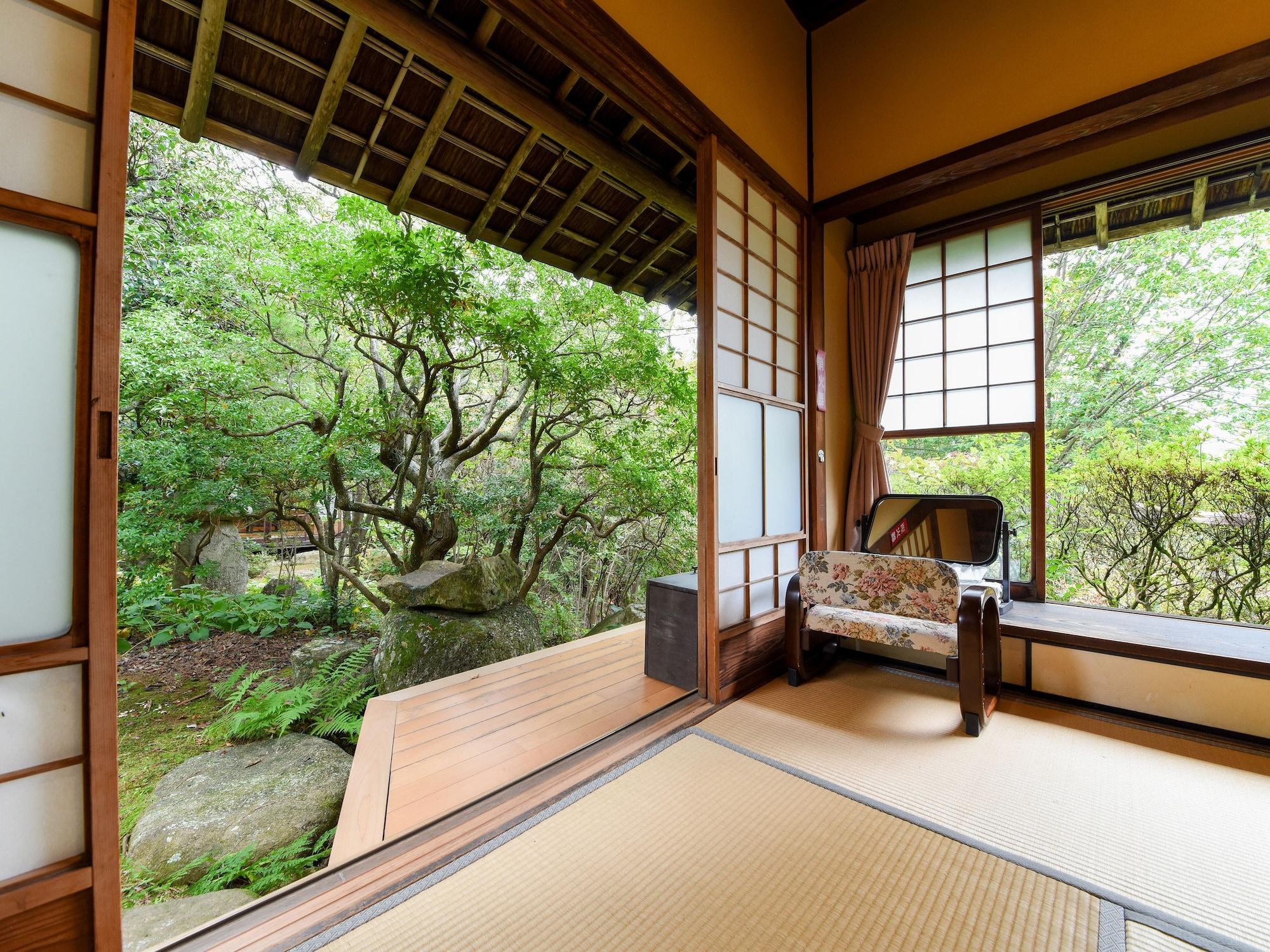 Nagataki Nakatsugawa by null