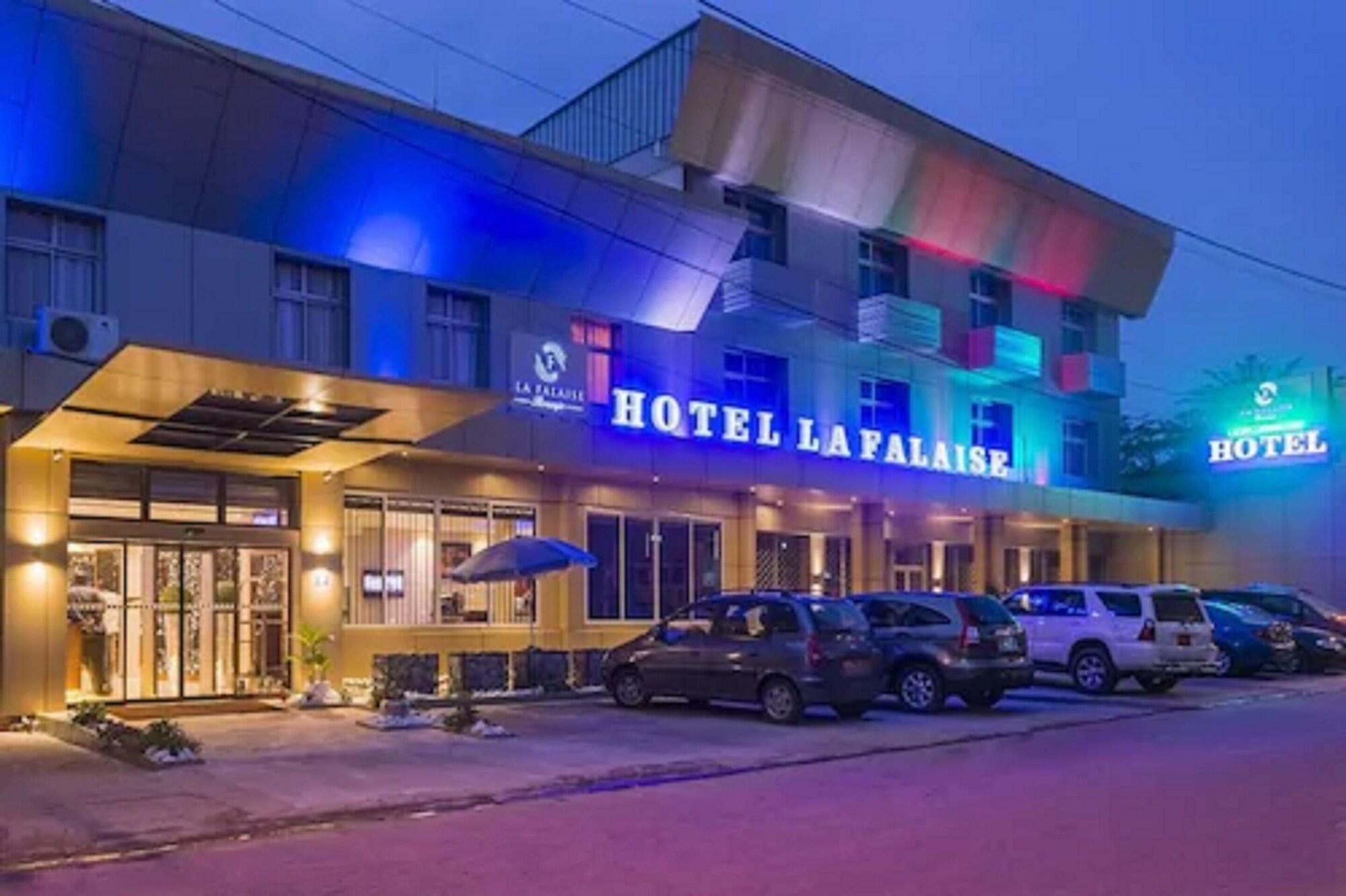 Star Land Hotel in Douala