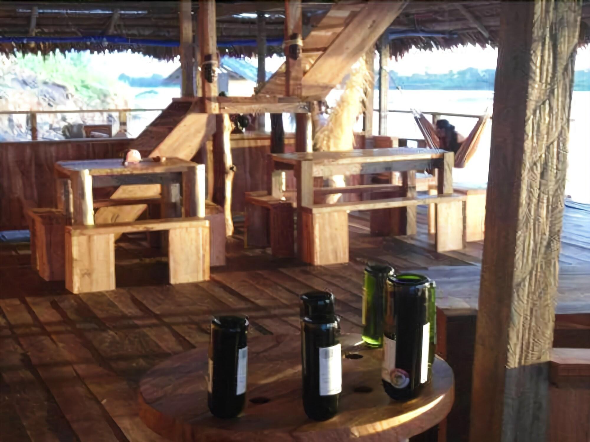 Kurupira Cabin Floating