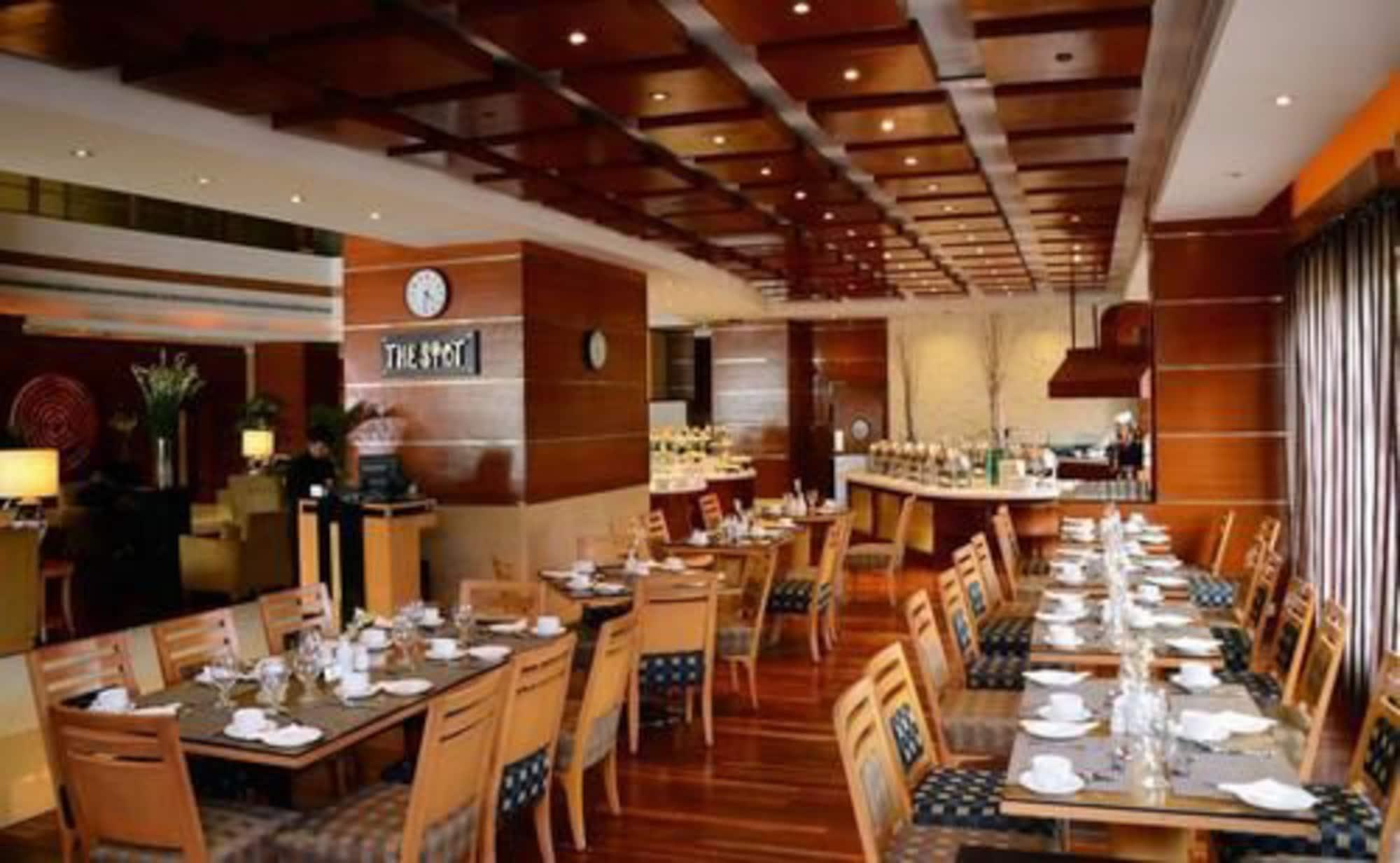 Parklane Hotel 