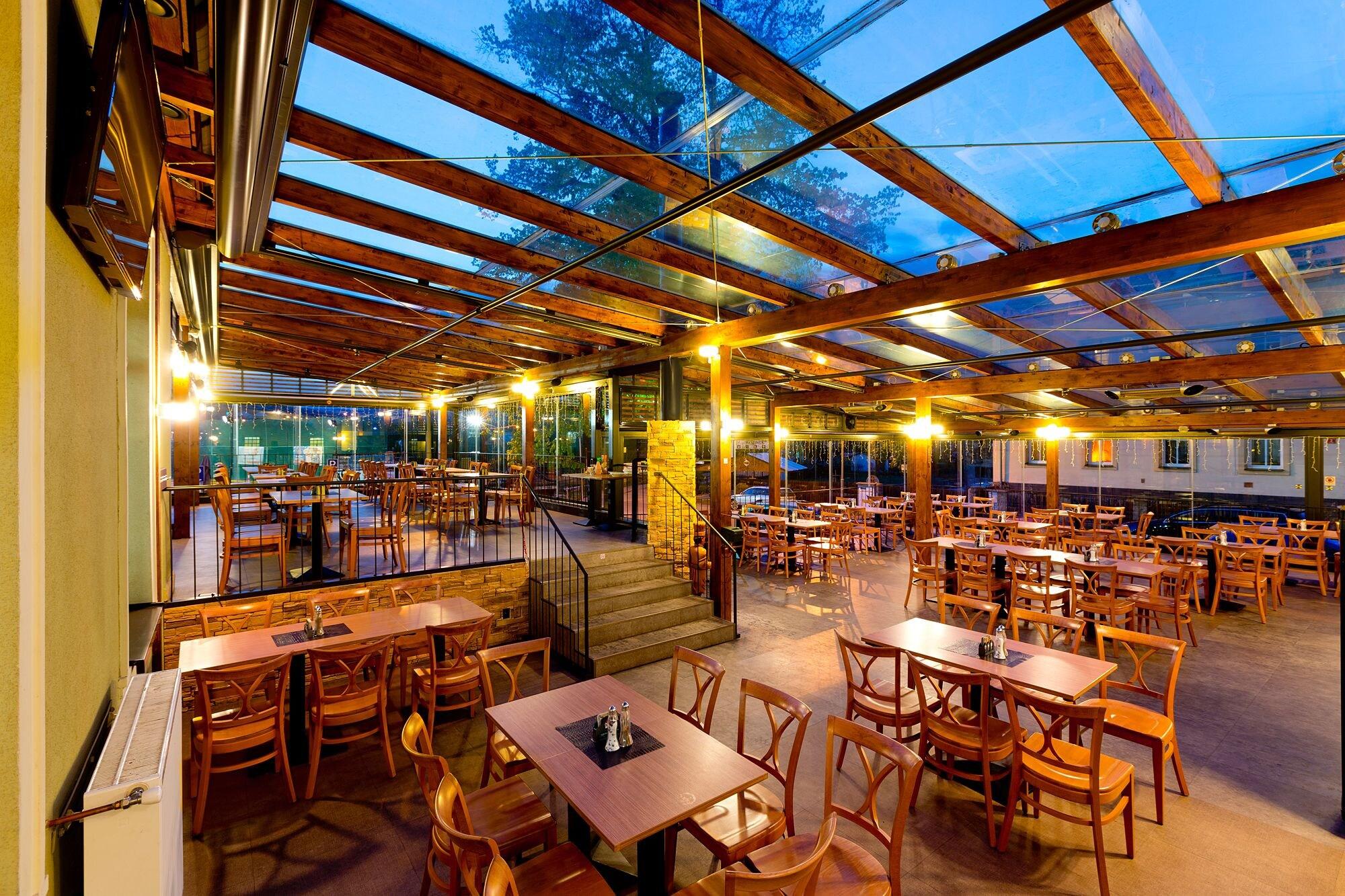 Hotel A Restaurace Kocanda