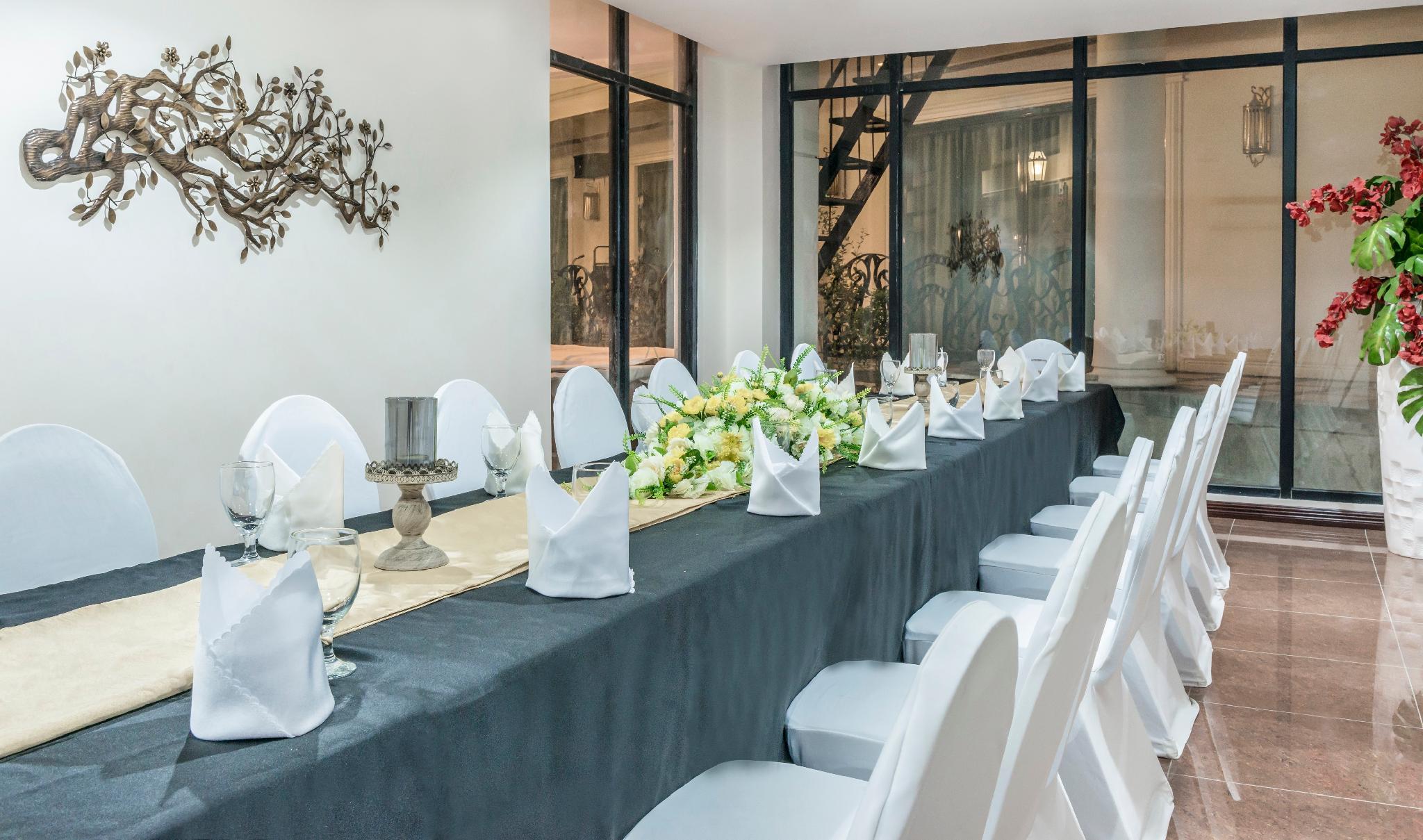 Marcian Garden Hotel