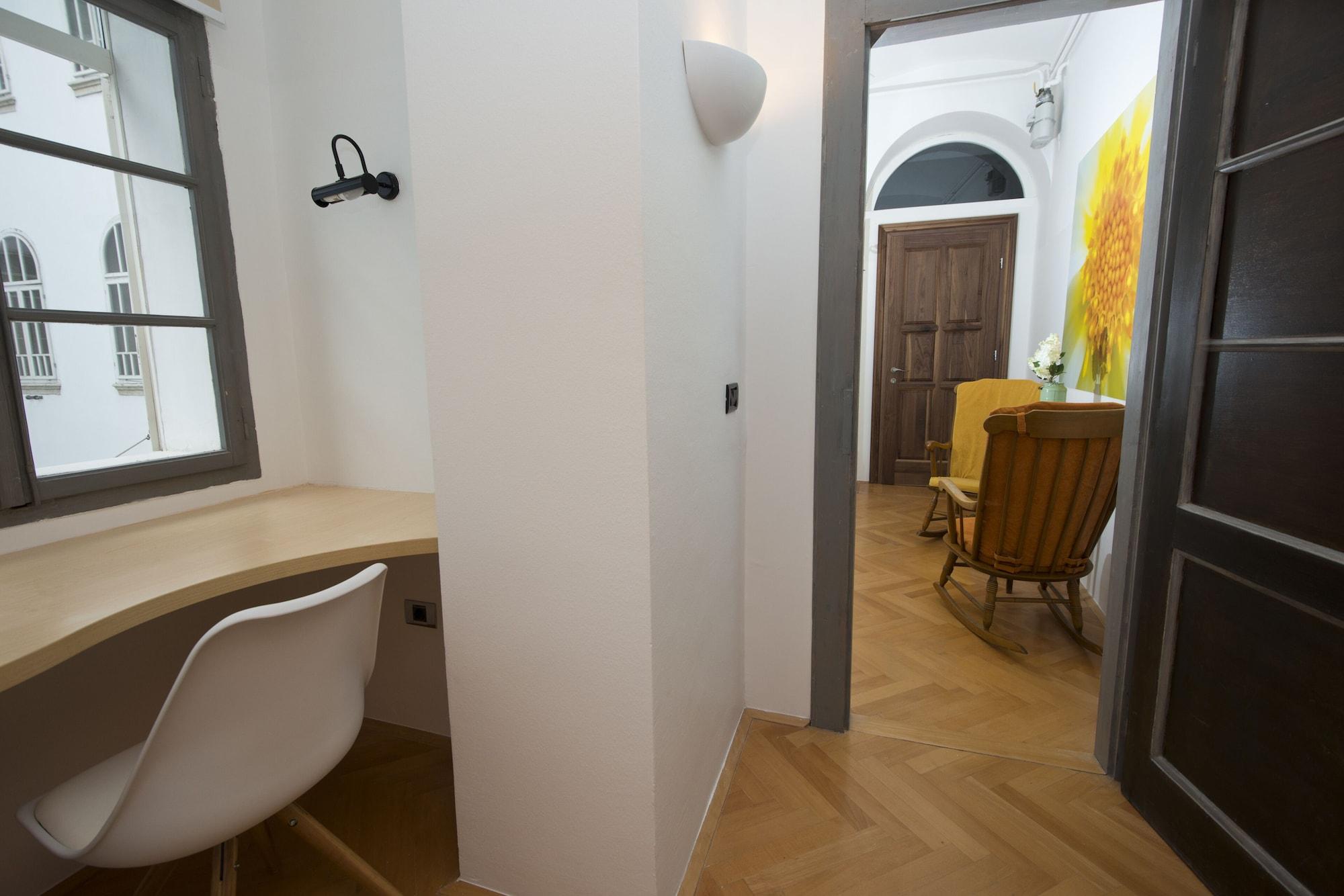 Galeria River by null