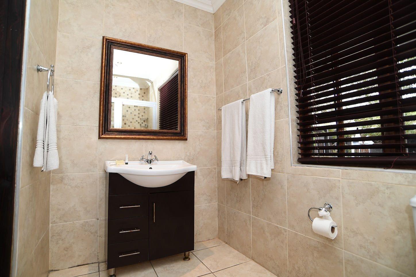 Halfway House Hotel Kimberley by null