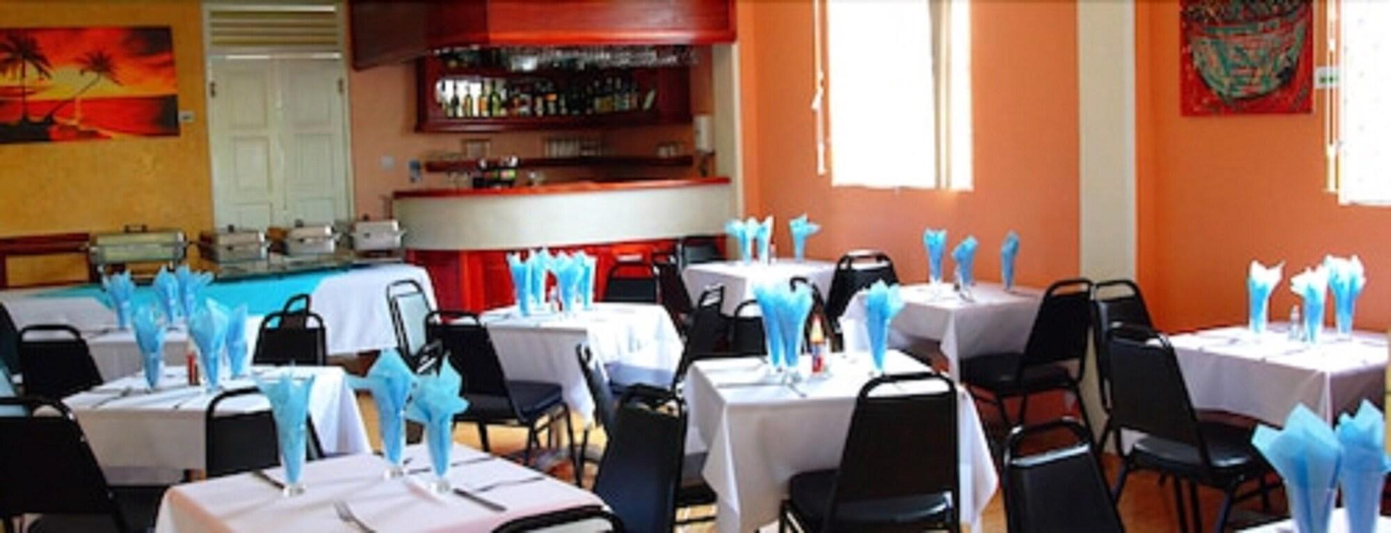 La Flamboyant Hotel