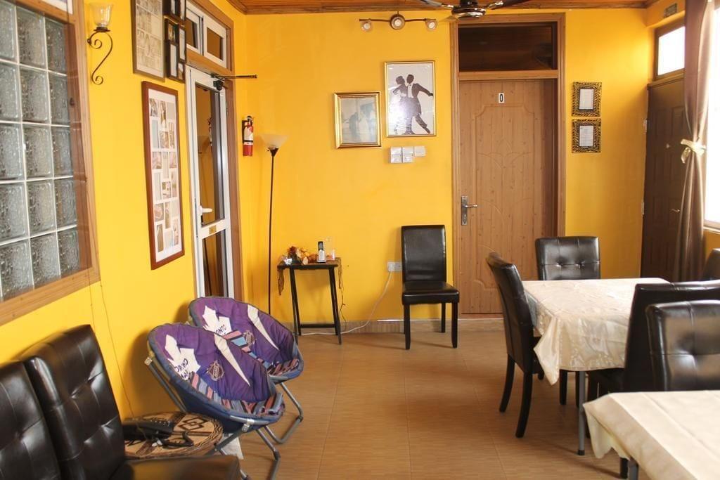 Jesiwa B's Little Palace