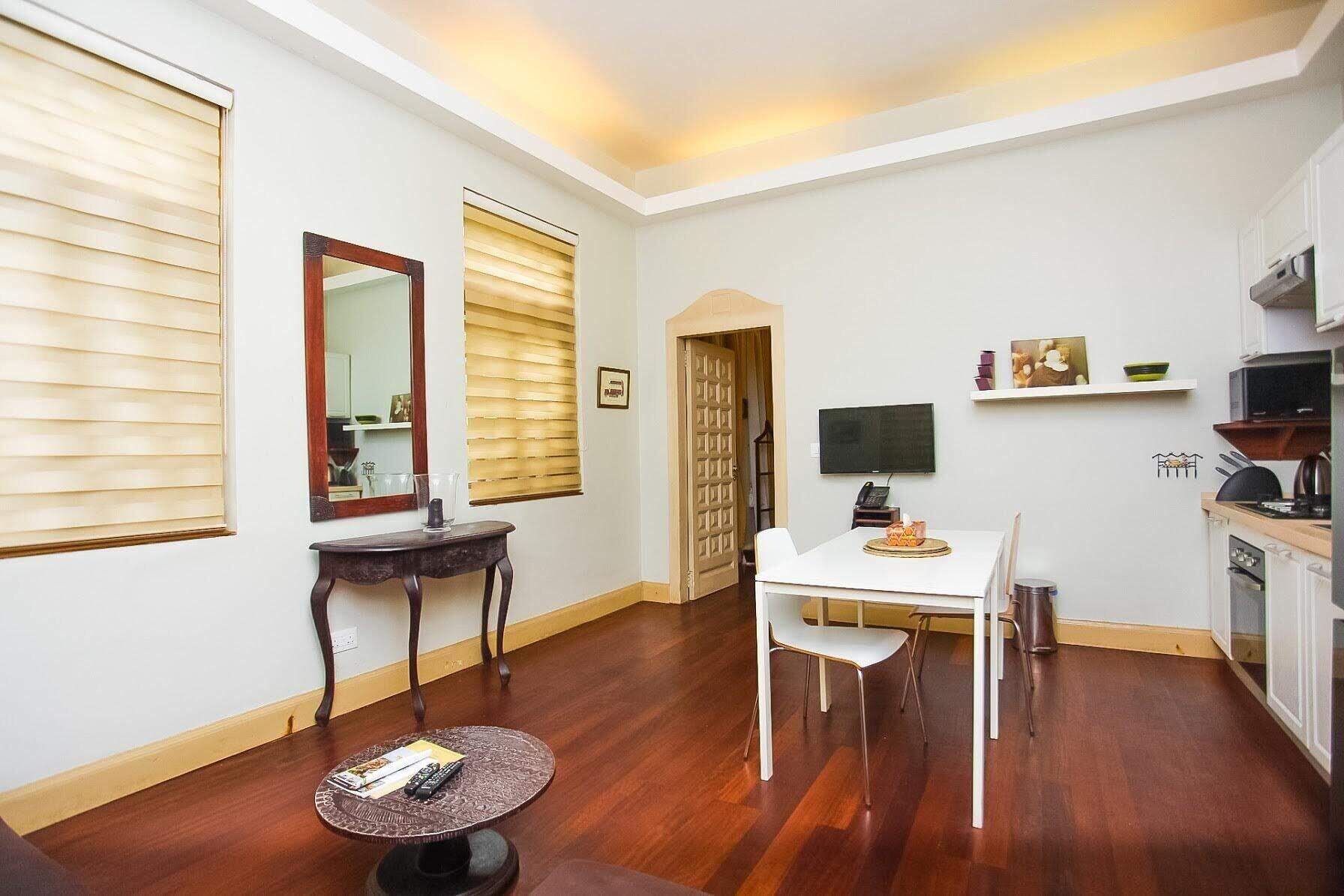 OLMA Colonial Suites by null