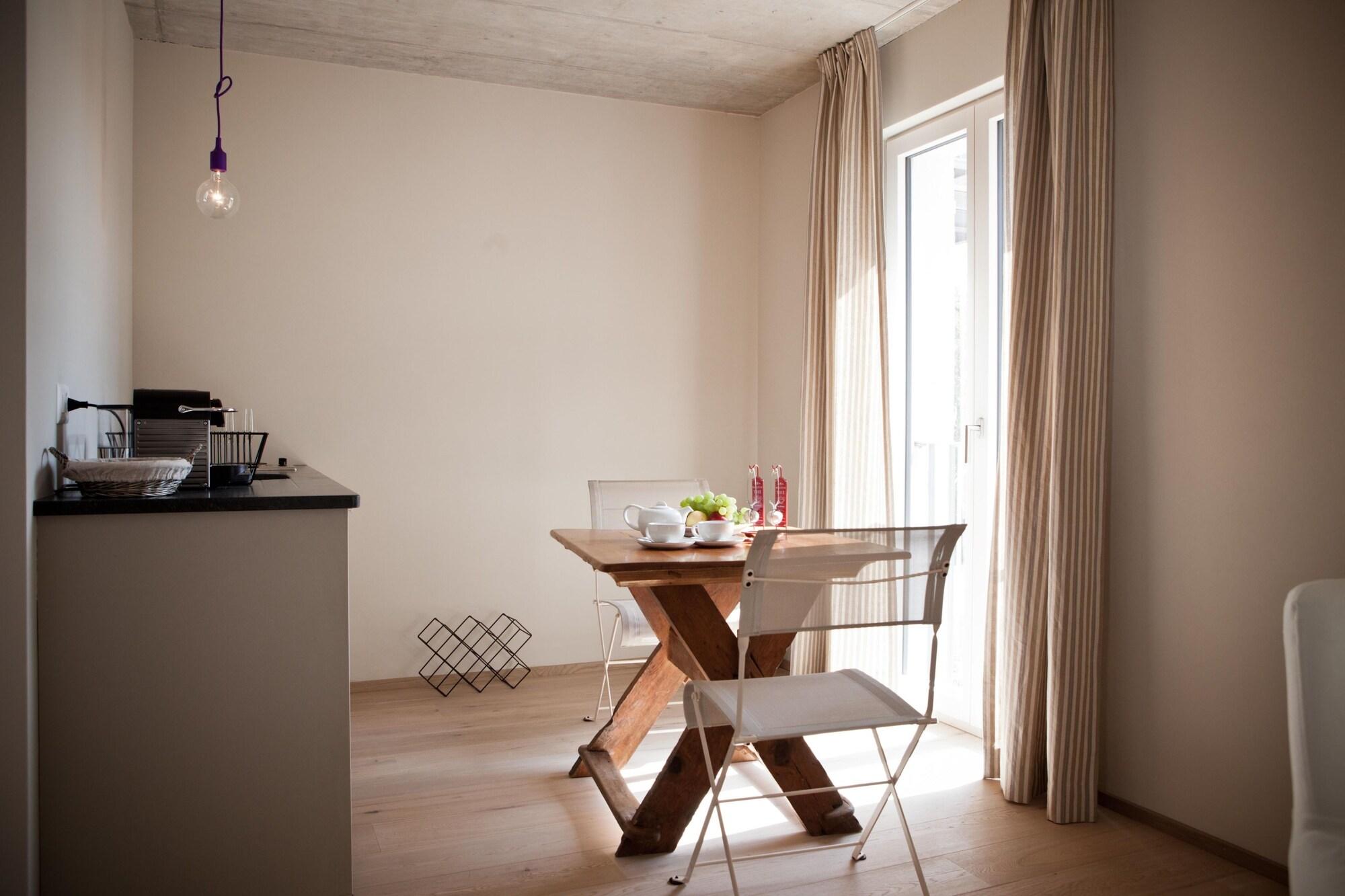 Le Coq Chantant - Saint-Livres by null