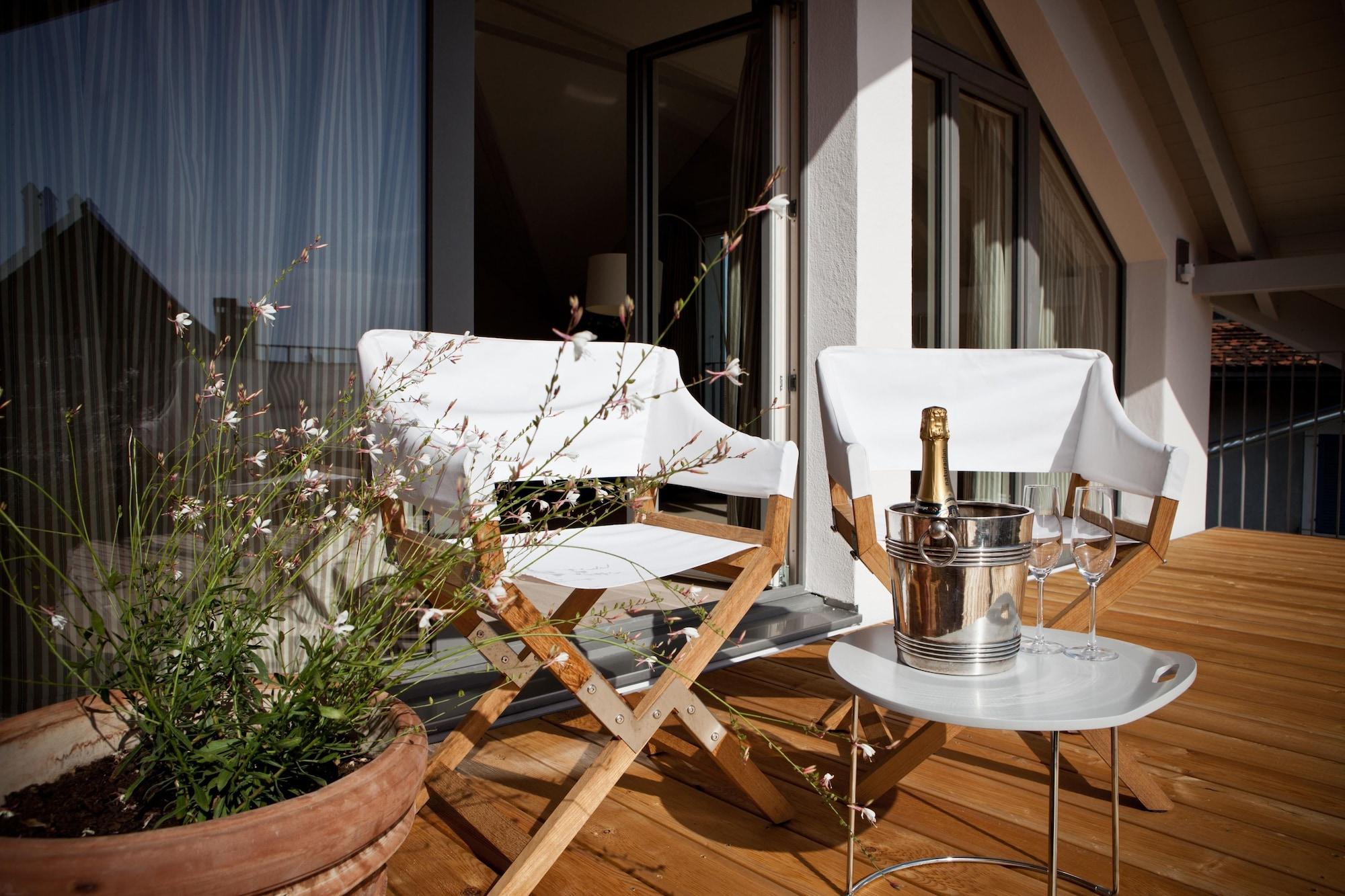 Le Coq Chantant - Saint-Livres by null