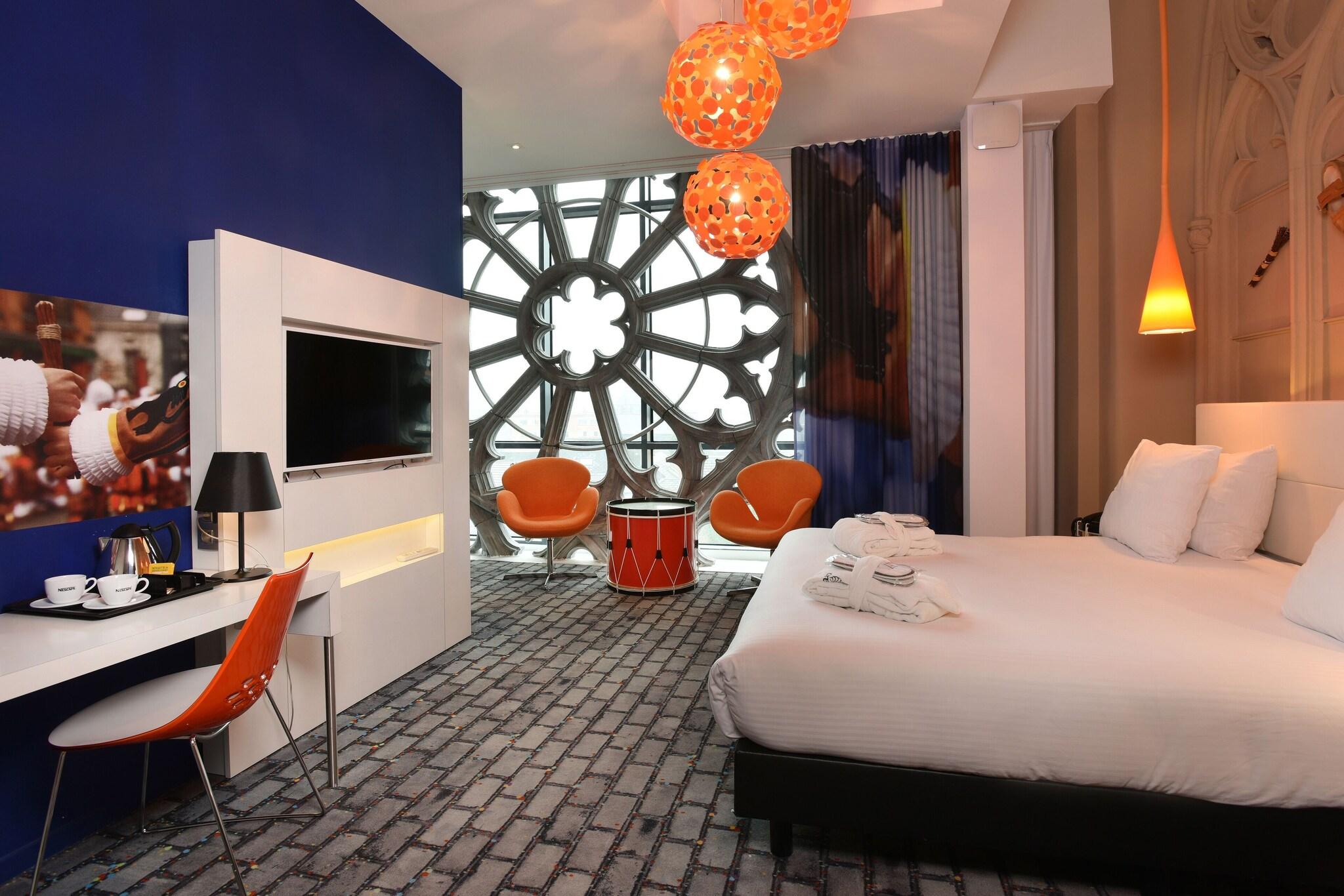 Martin's Dream Hotel by null