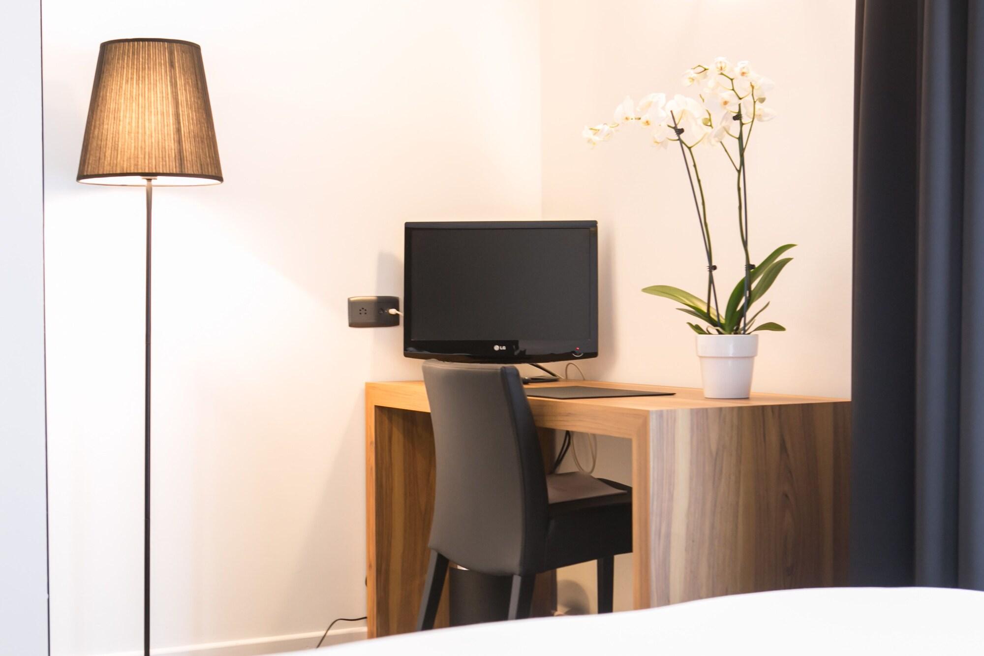 Hotel St James by null