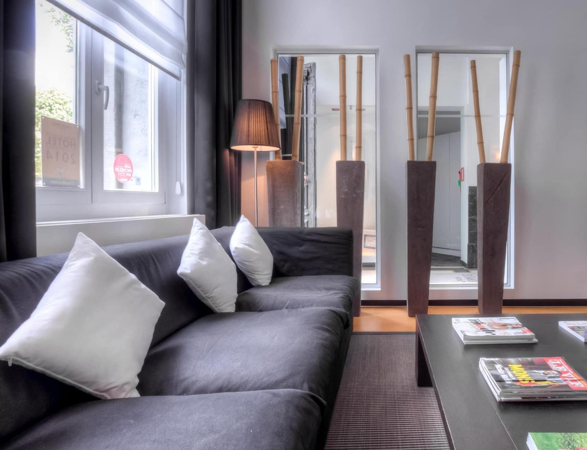 Hotel St James by null