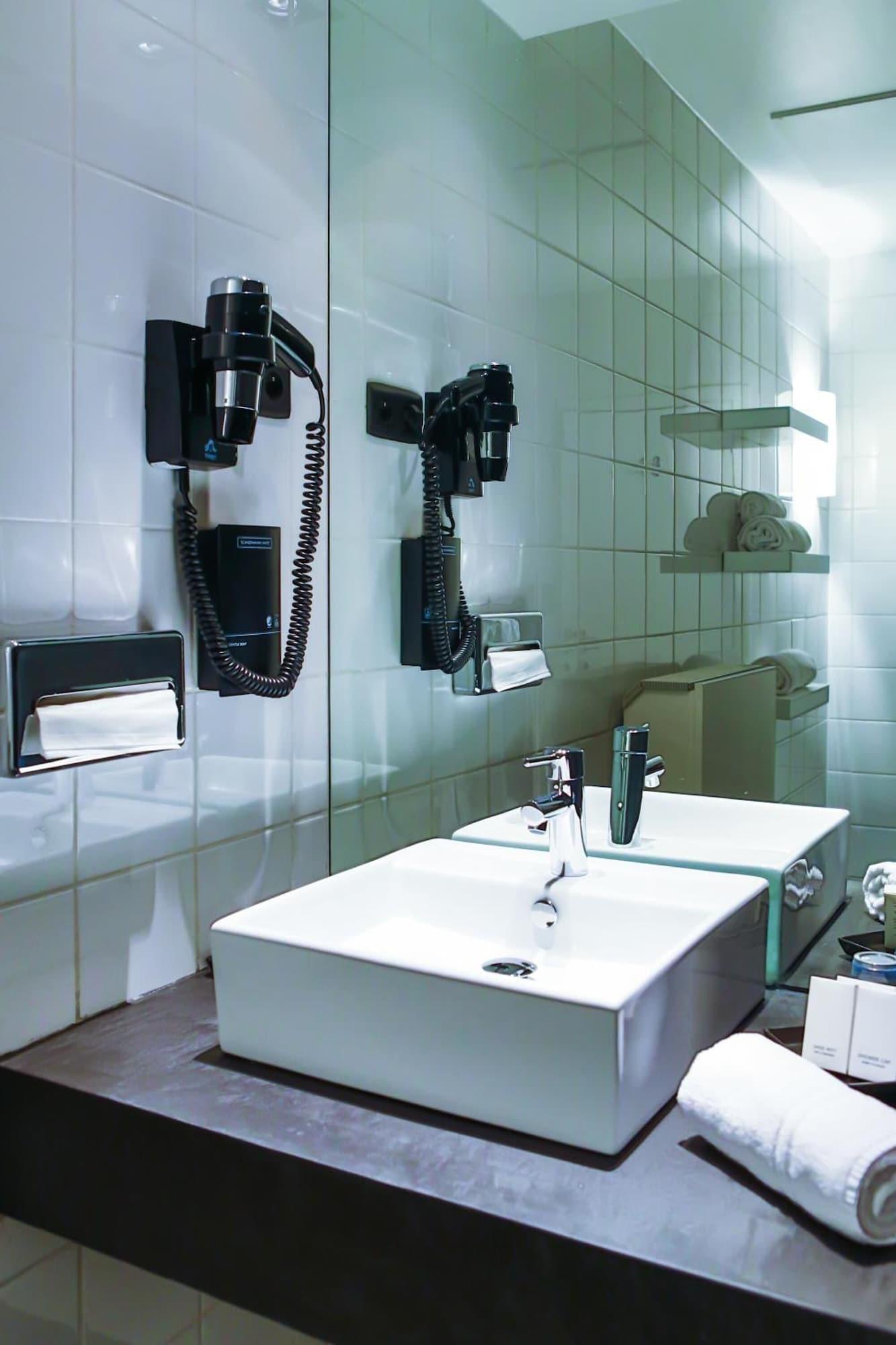 Hotel St James by null