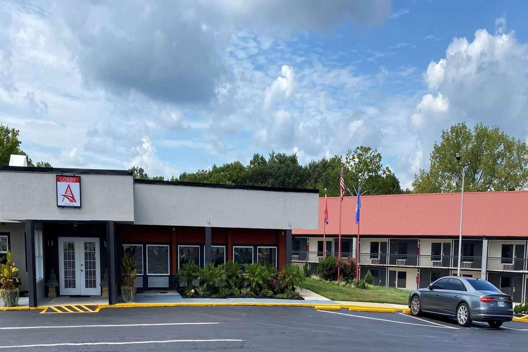 LX Hotel a Travelodge by Wyndham