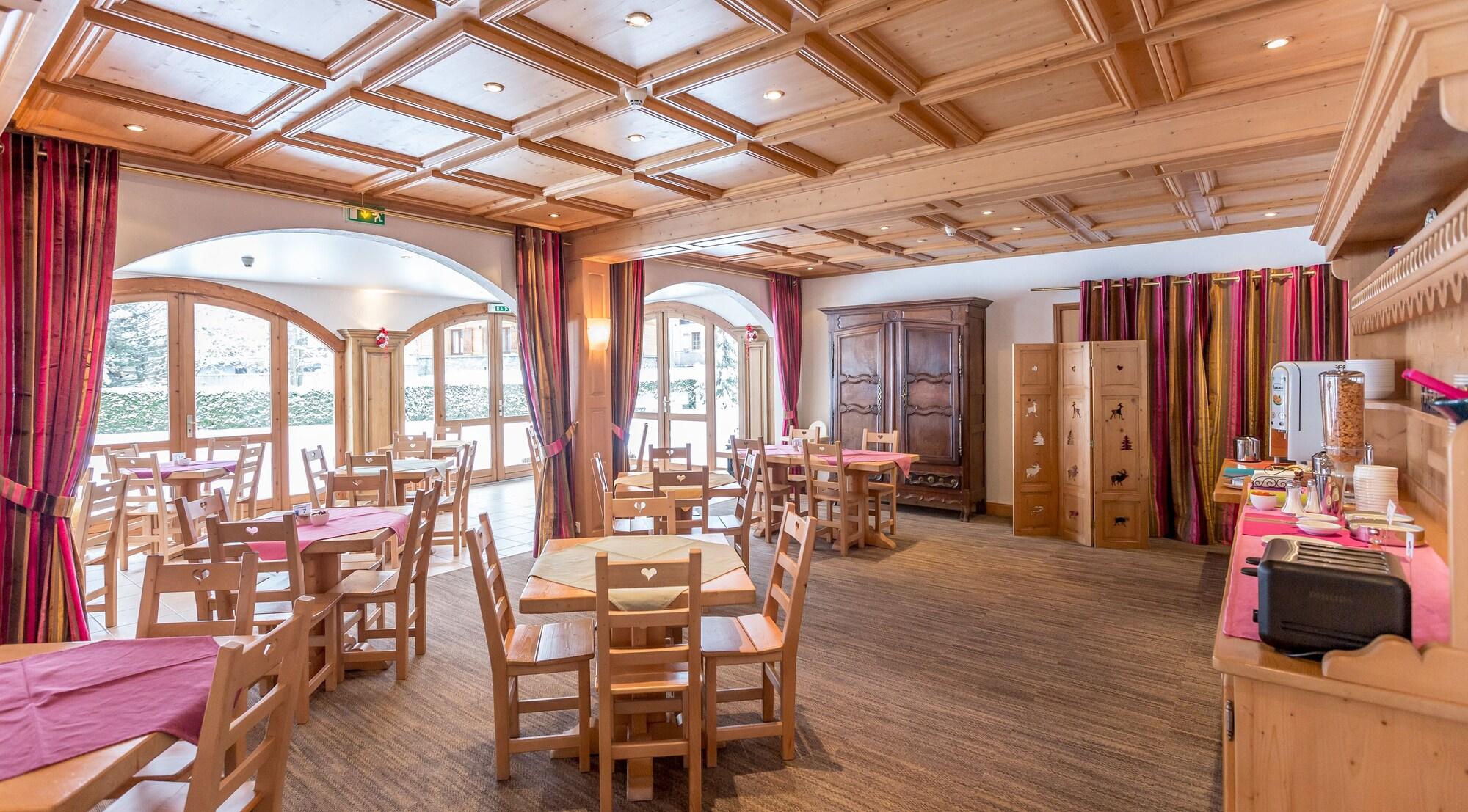 Hotel L'Oustalet by null