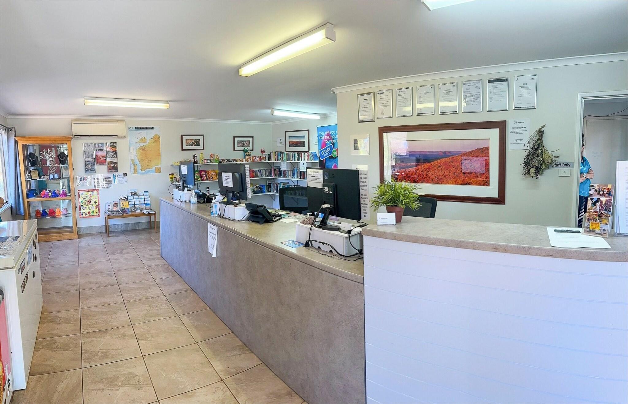 Tom Price Tourist Park by null