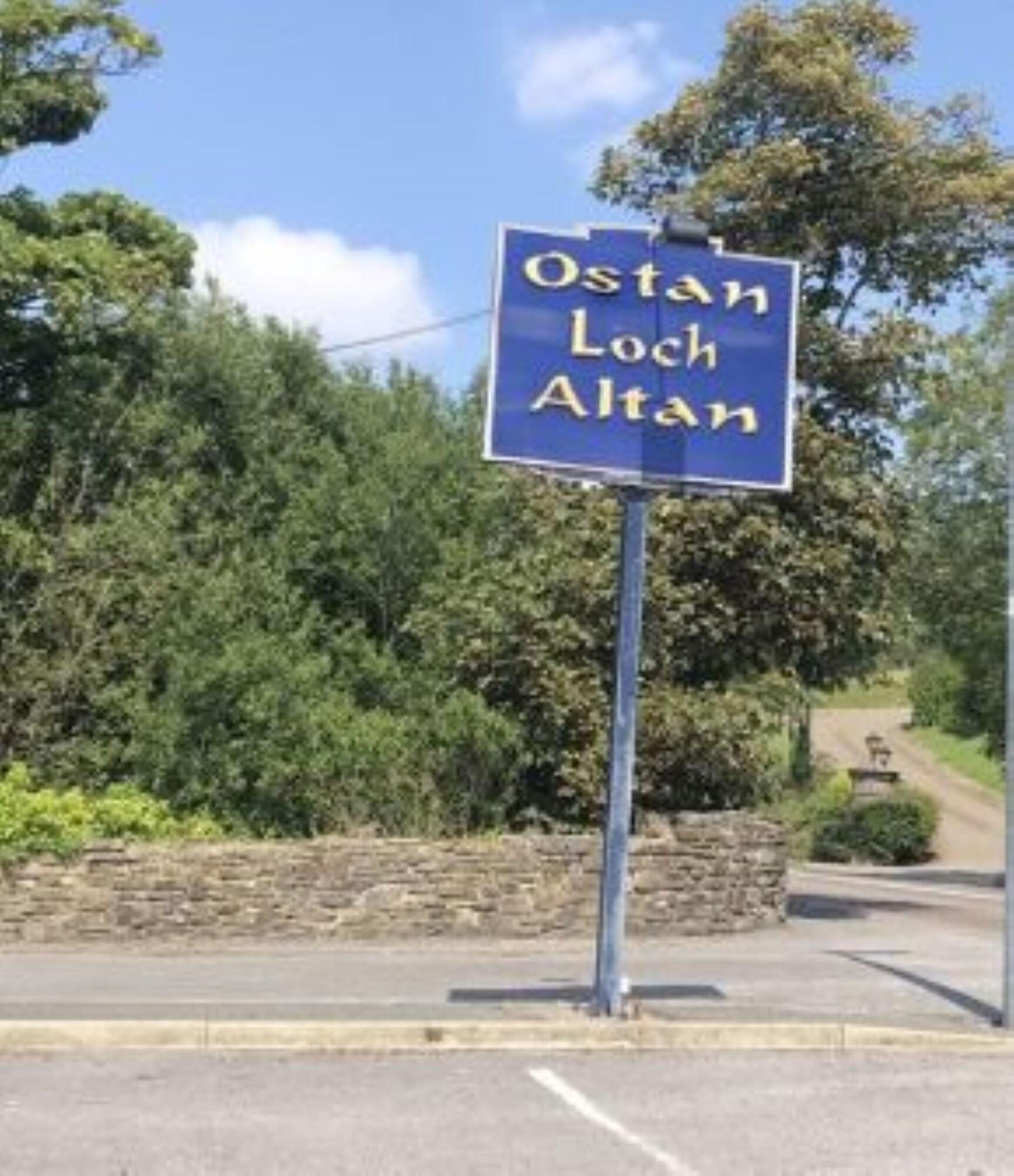 Óstan Loch Altan (Loch Altan Hotel) by null