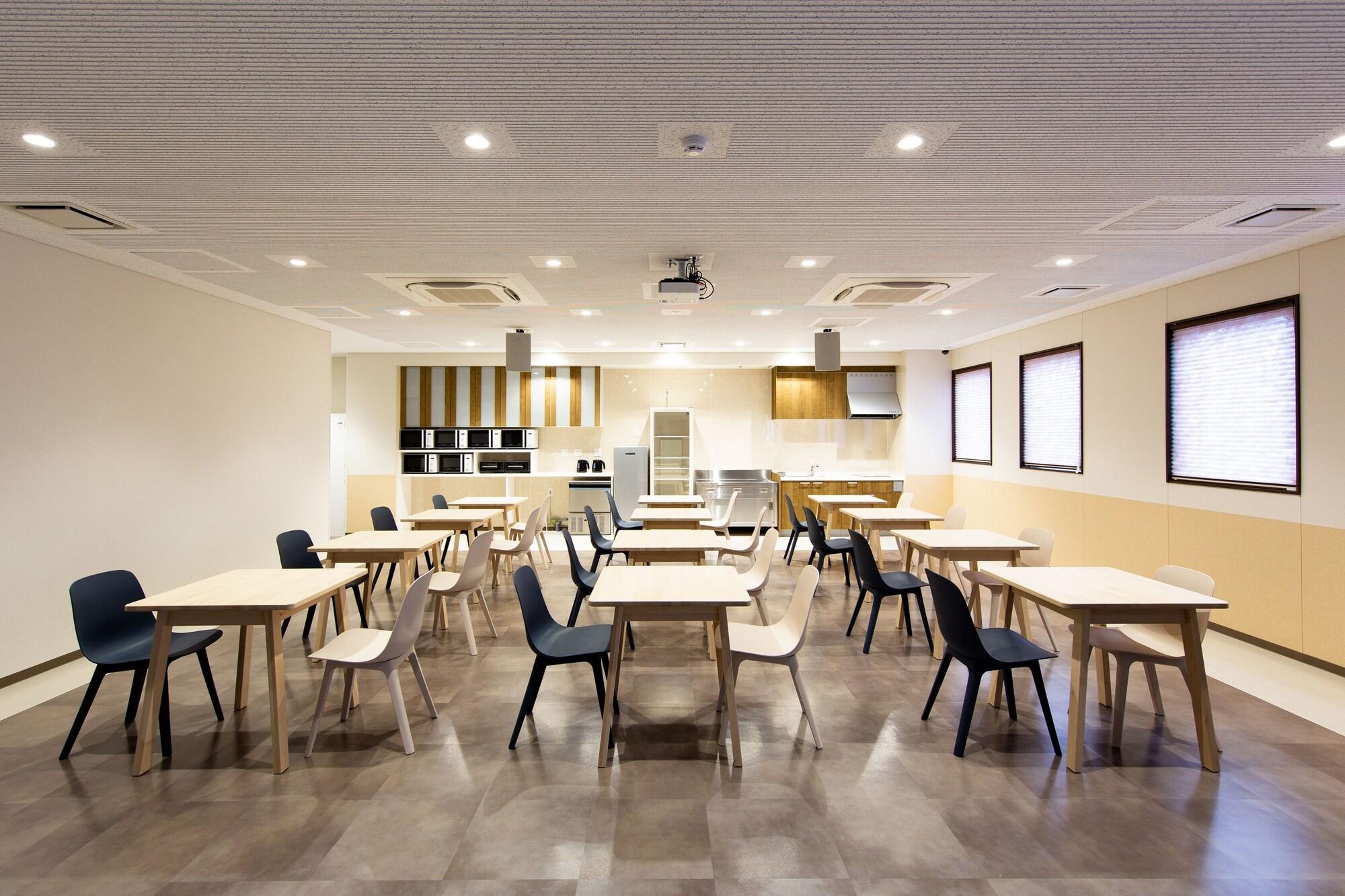 Wild Cherry Blossom Hostel Tokyo Koganei