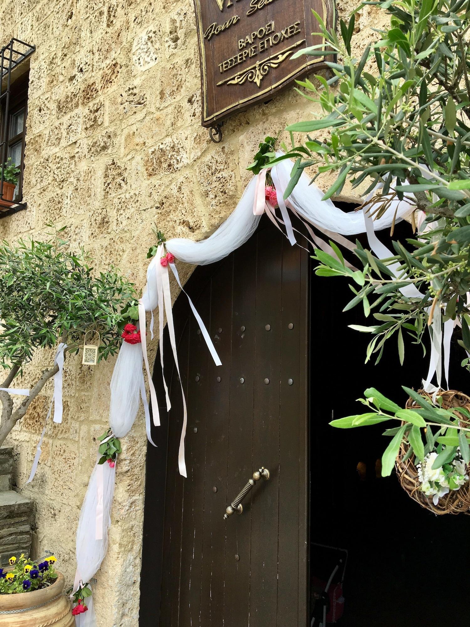 Varosi 4 Seasons by null