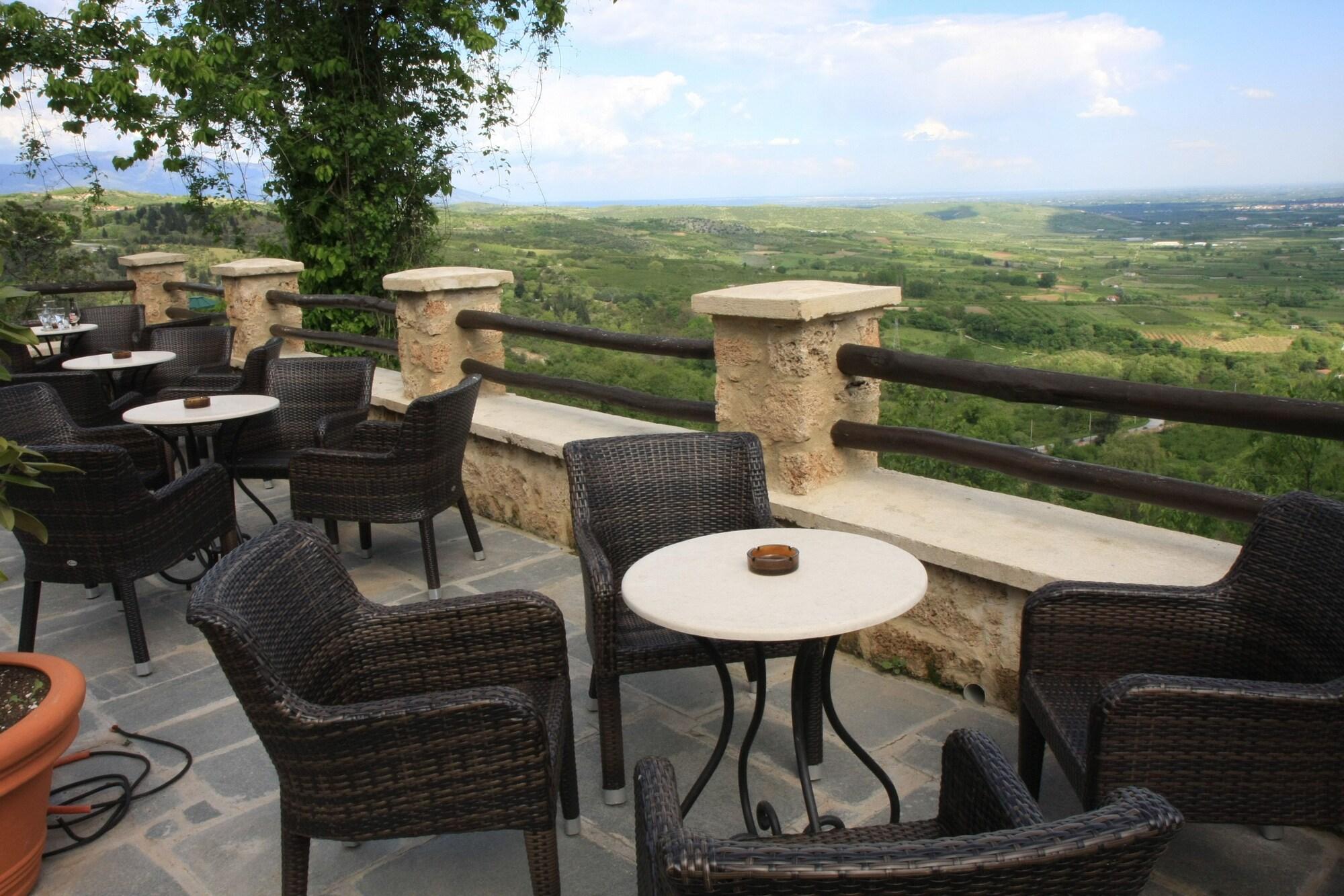 Varosi 4 Seasons by null