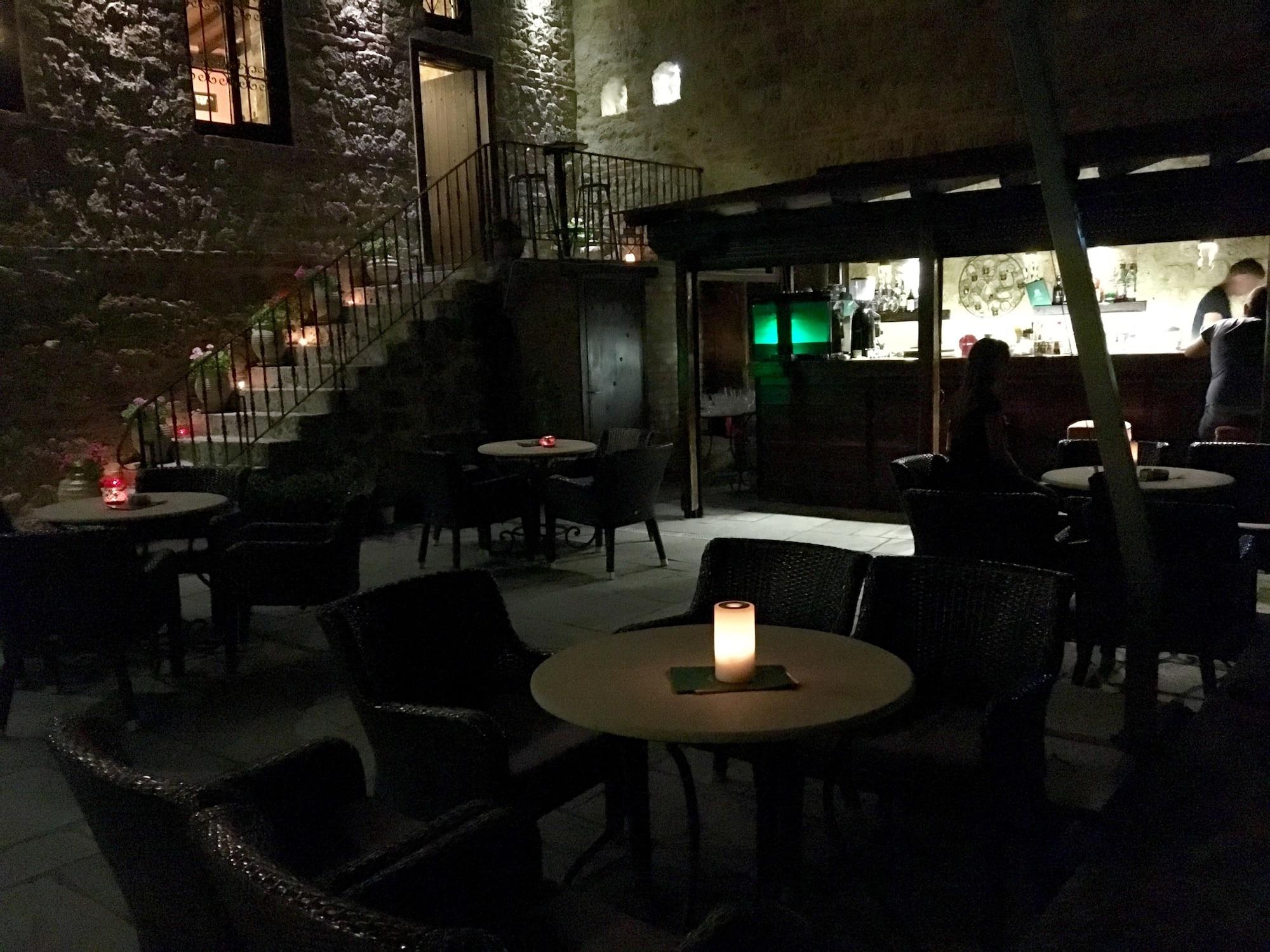 Varosi 4 Seasons by null