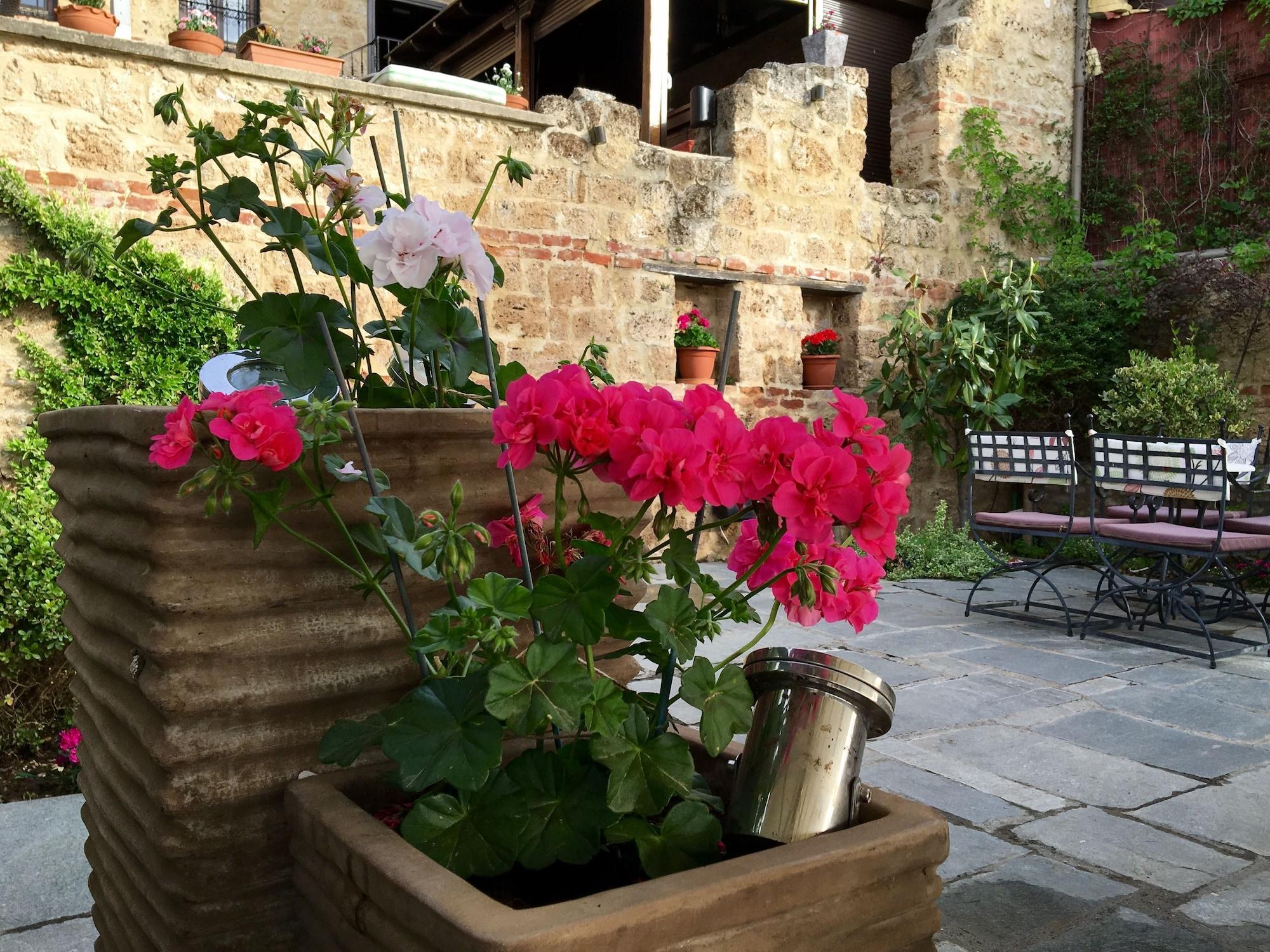 Varosi 4 Seasons by null