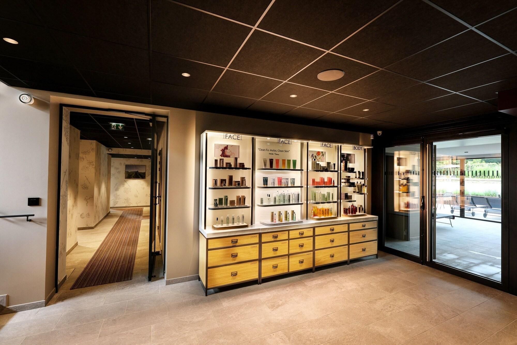 Château de Germigney, R&C 5 étoiles - Hôtel, Restaurant & Spa - Jura by null