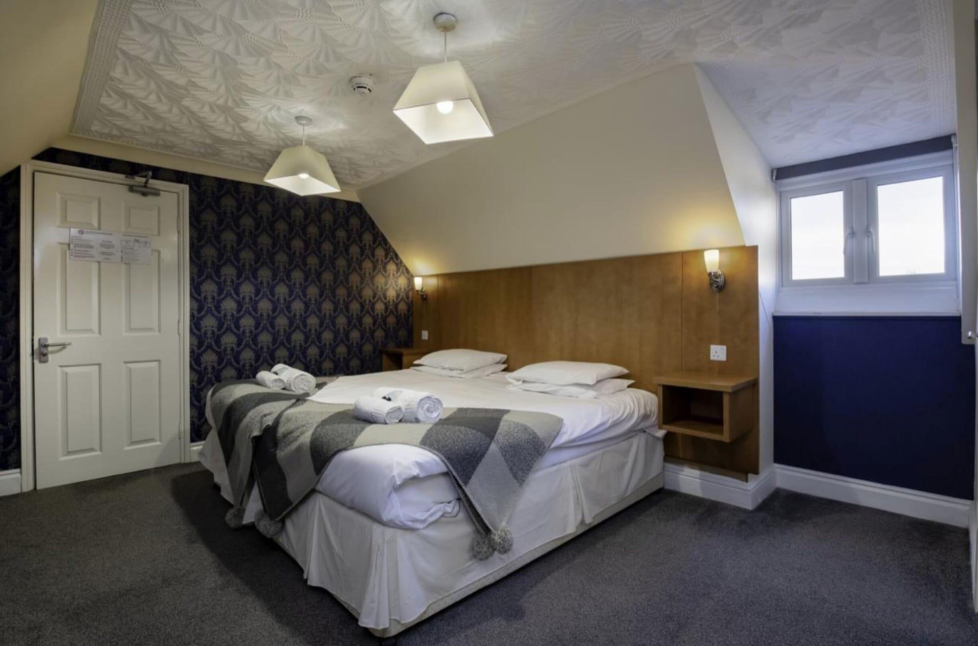 Quayside Hotel & Bar