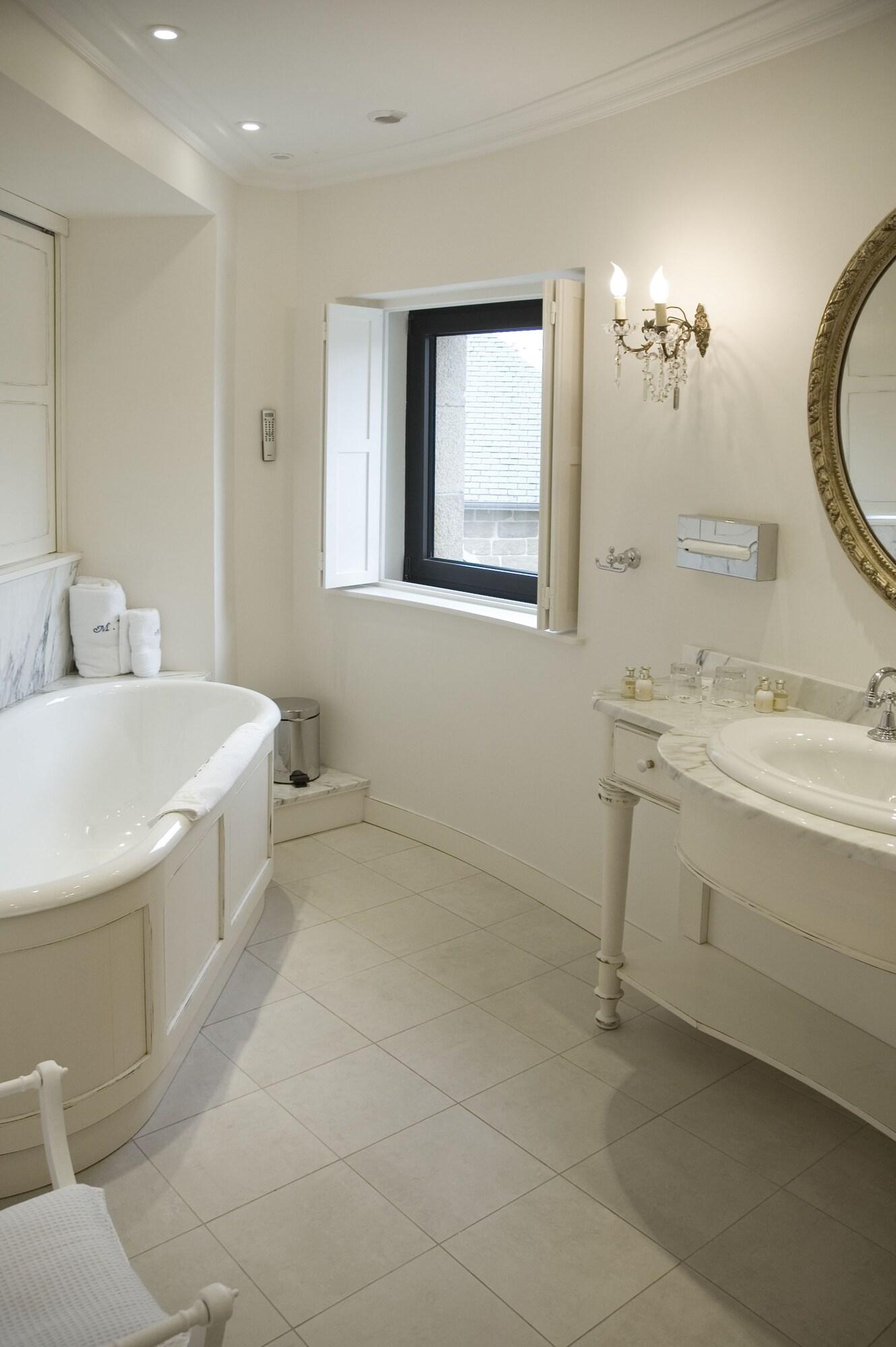 Manoir de Lan Kerellec by null