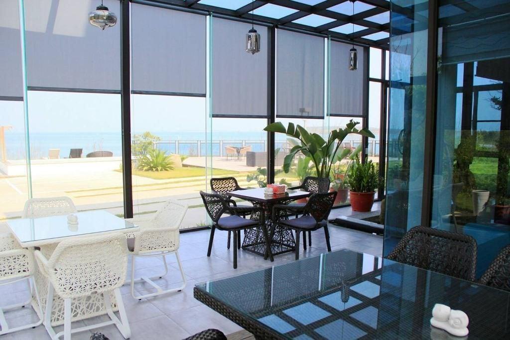 Villa Iris