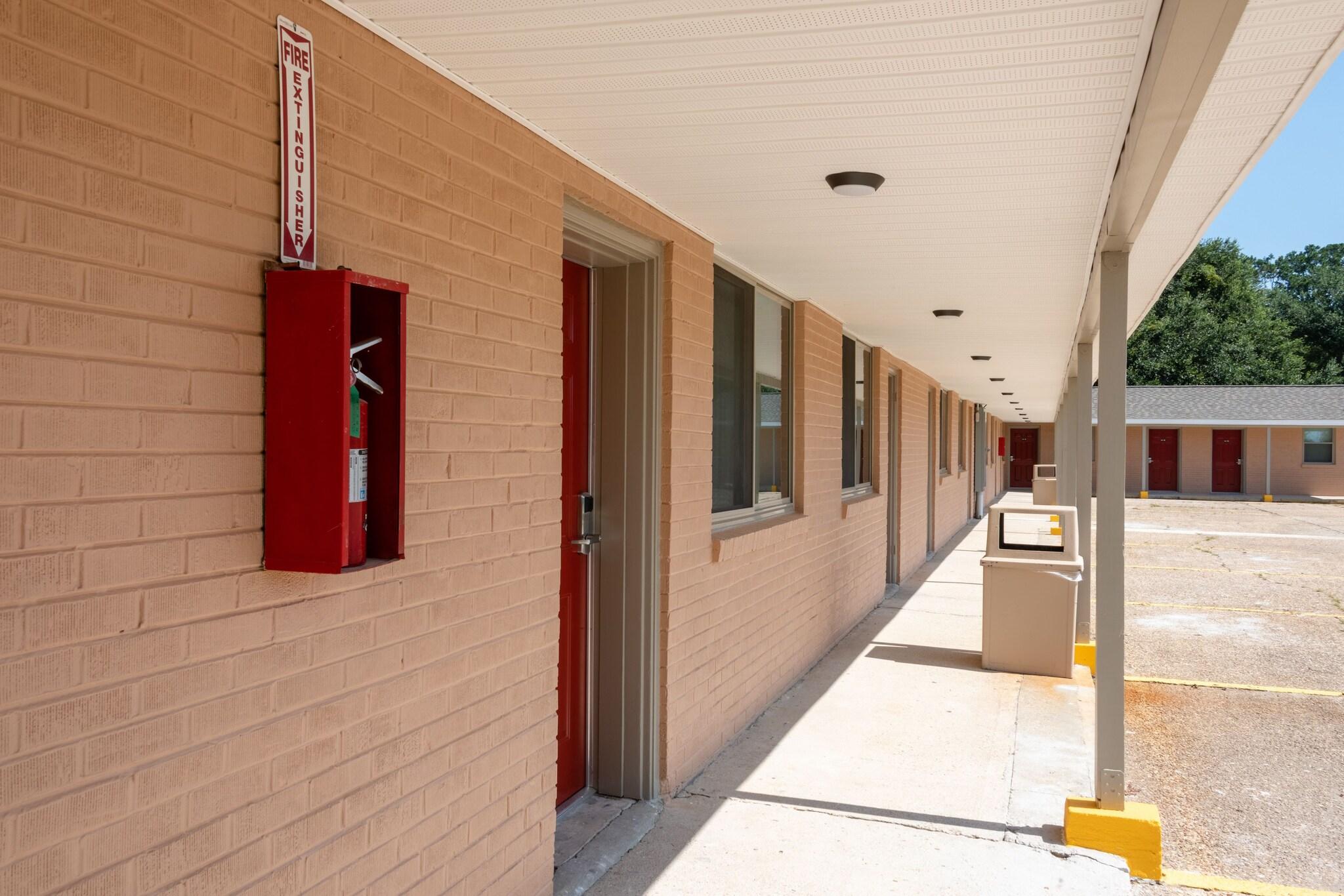 Budget Inn & Suites