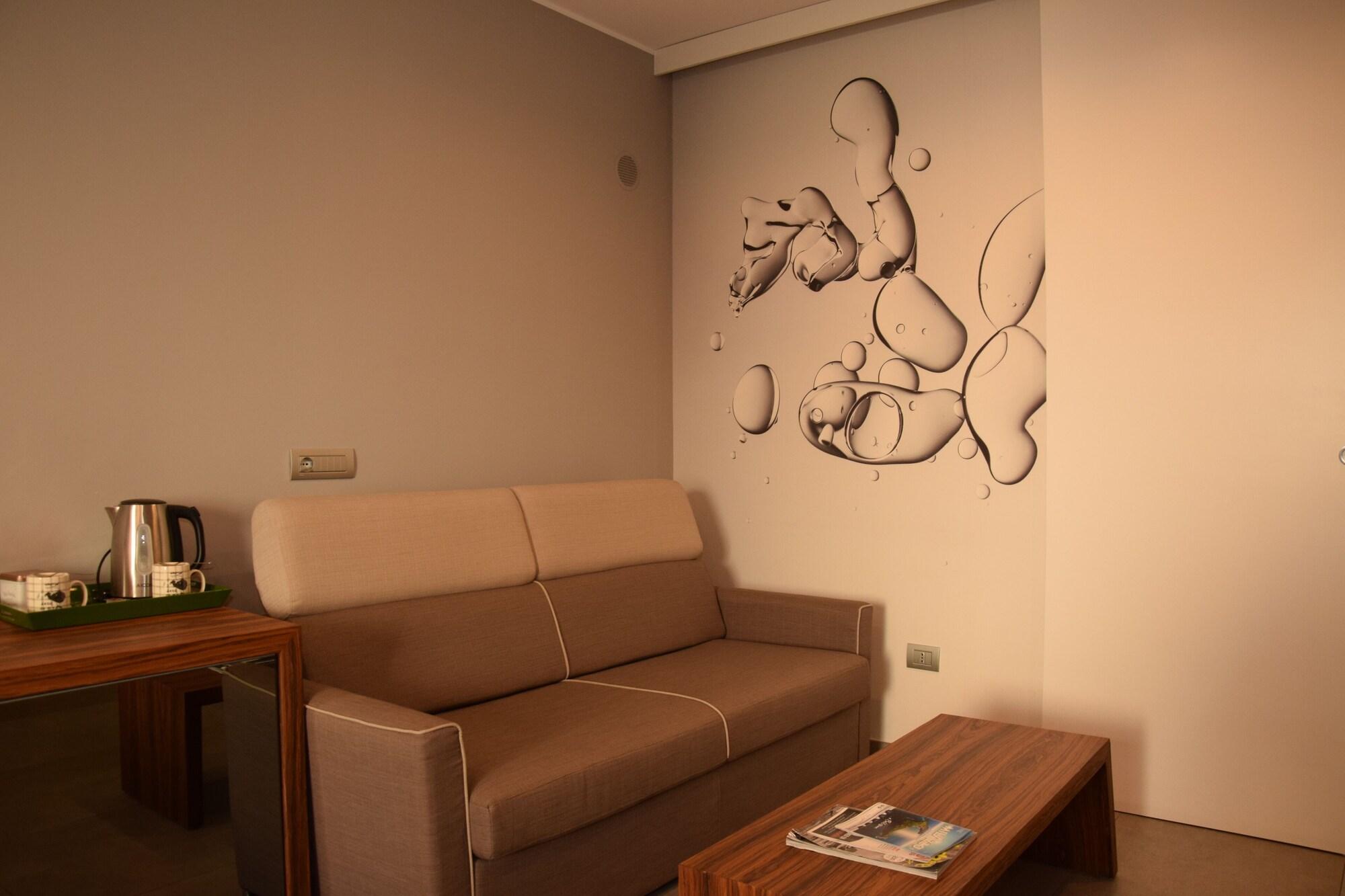 B&B Rakel Home