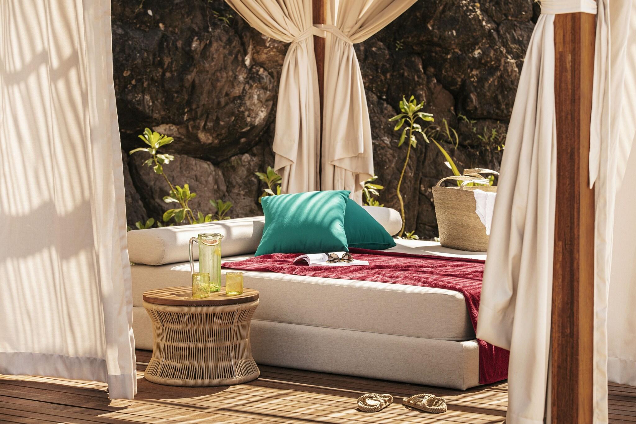 One&Only Mandarina by null One&Only Mandarina by null