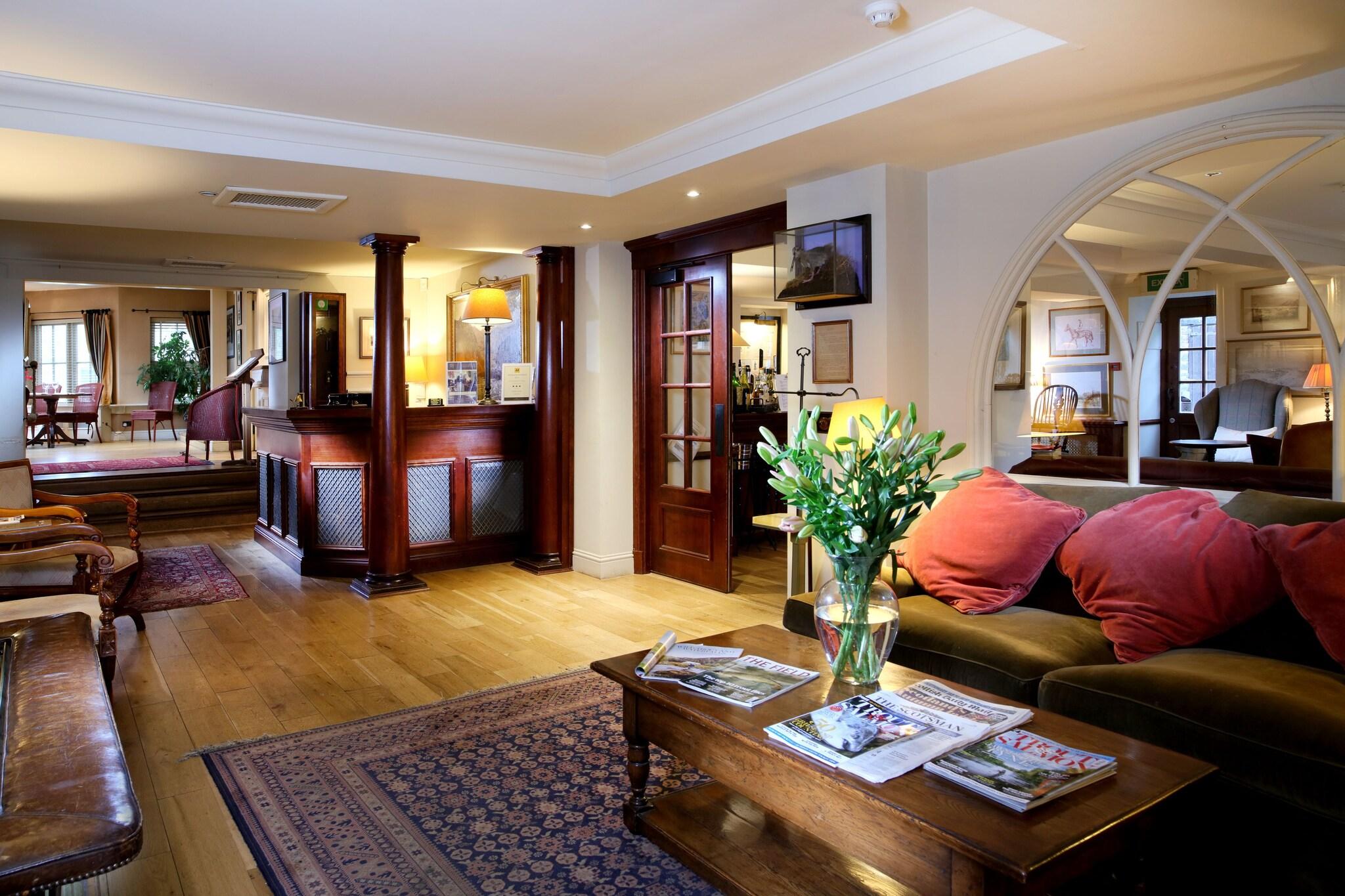 The Royal Hotel Comrie by null