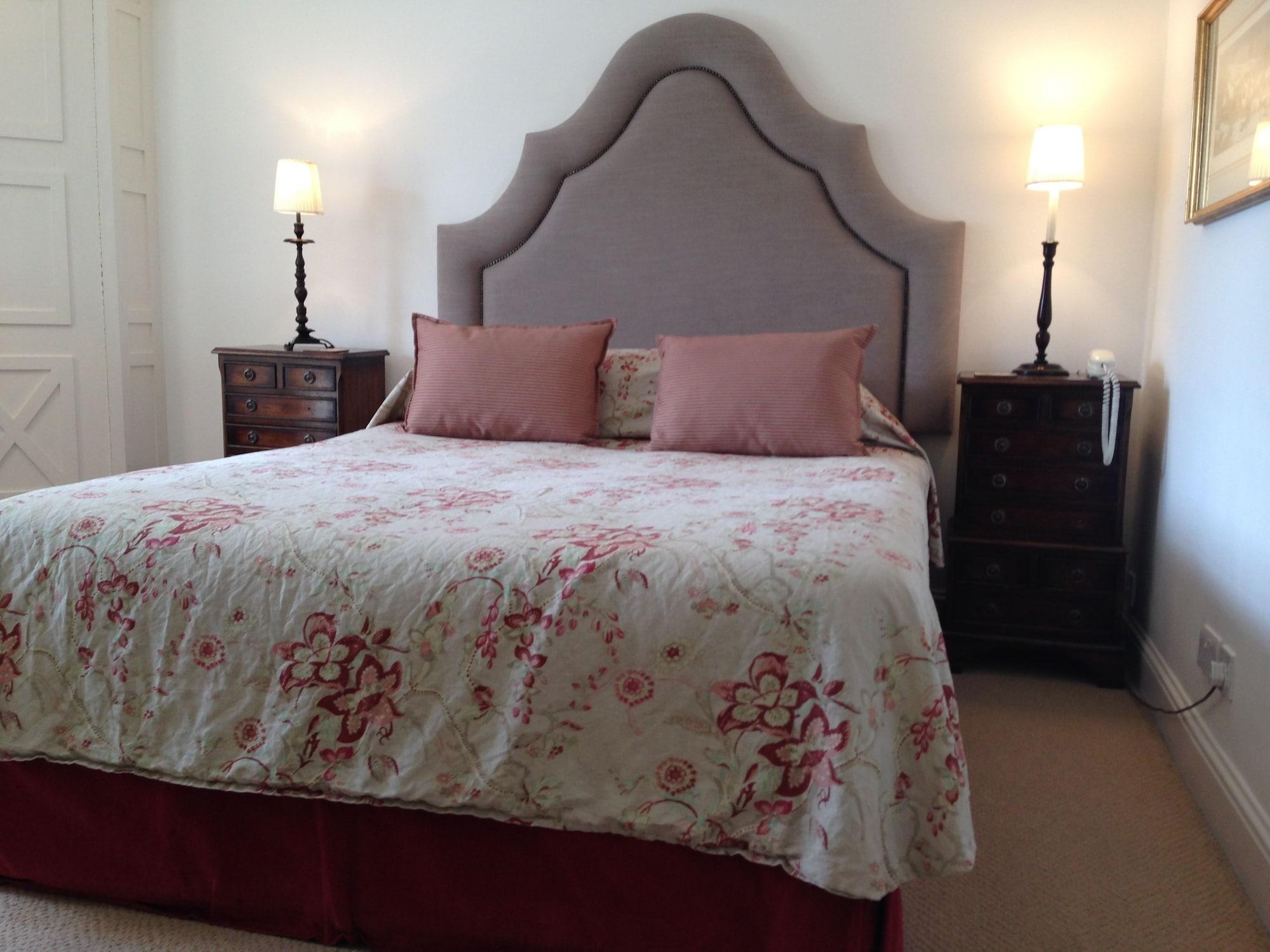 The Royal Hotel Comrie by null