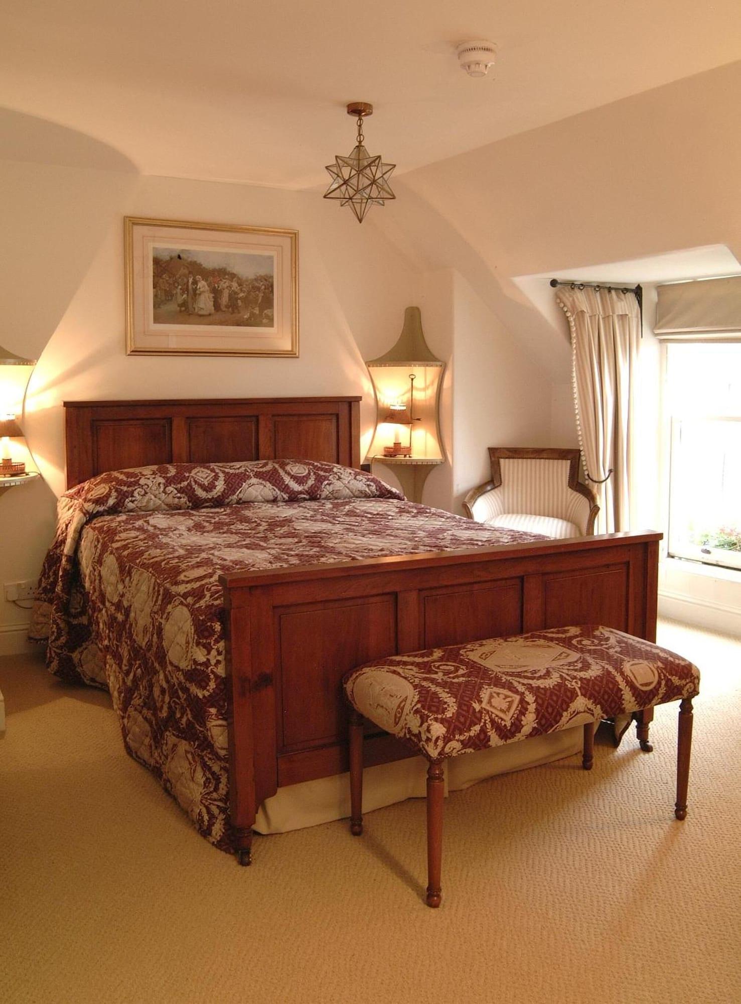 The Royal Hotel Comrie by null