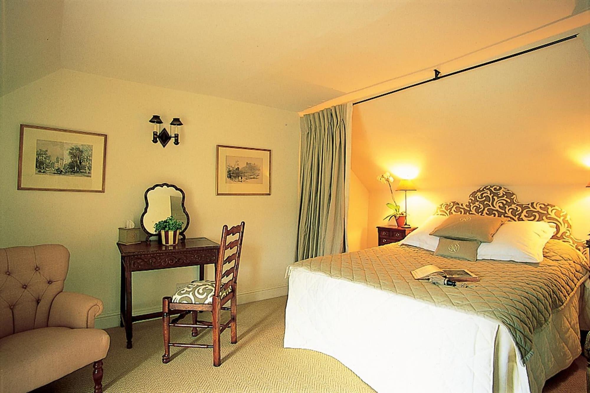 The Royal Hotel Comrie by null