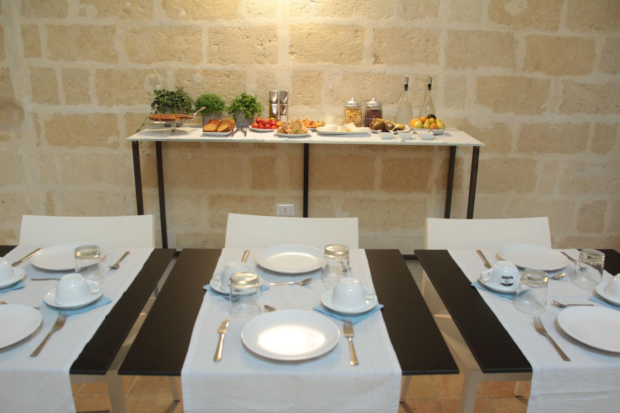 Lamia Room Rentals