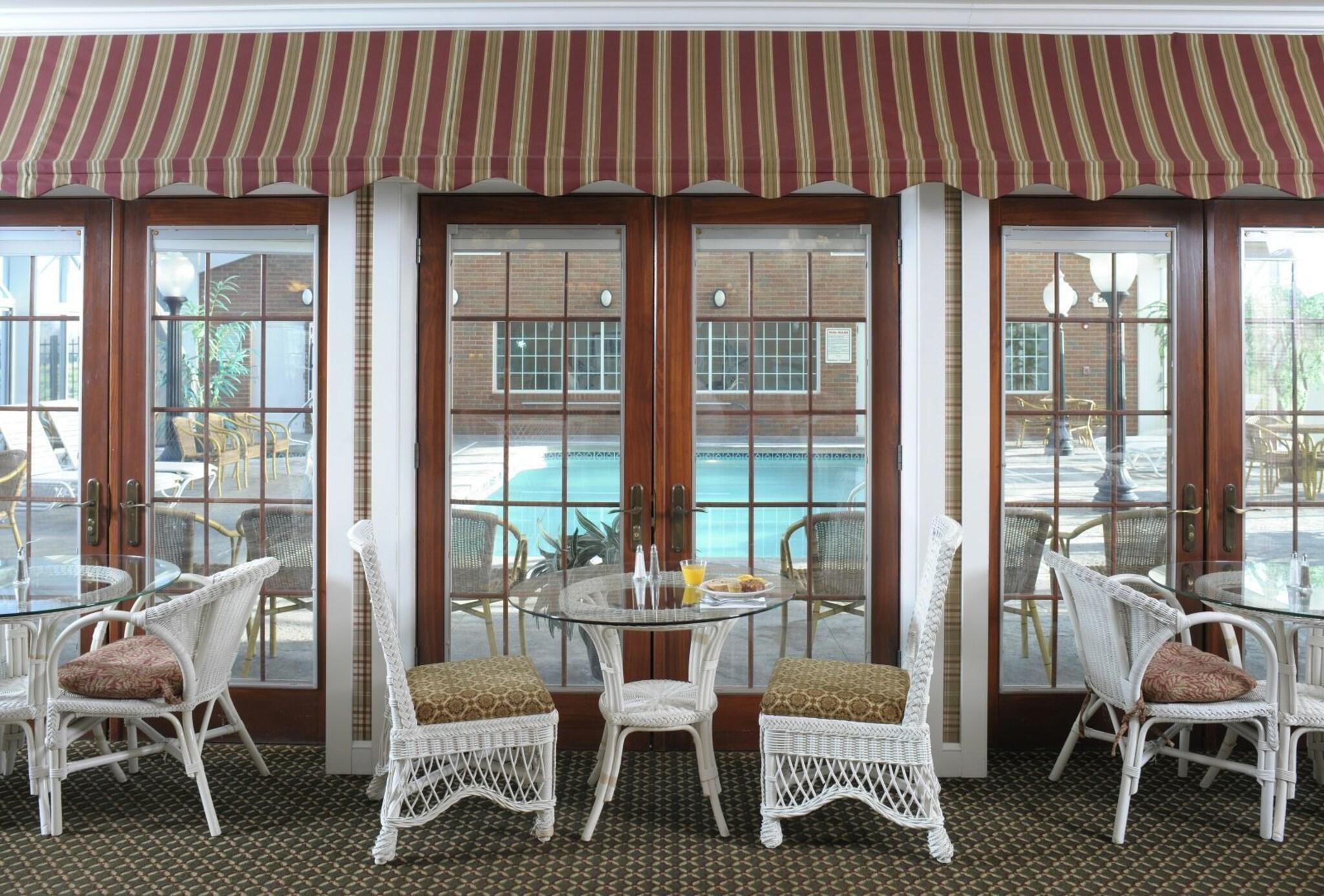 Carlisle Inn Sugarcreek