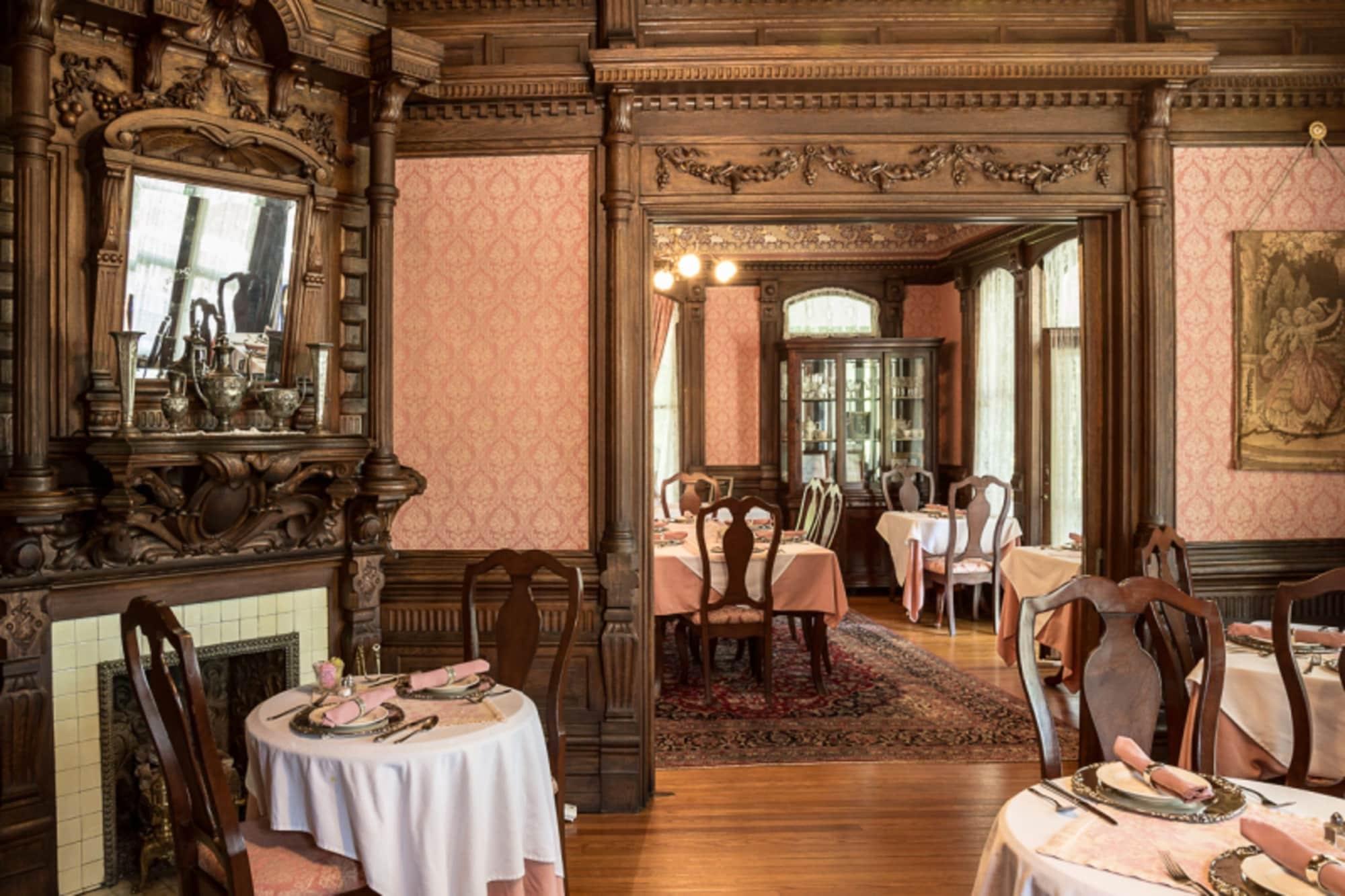 Cedar Crest Inn