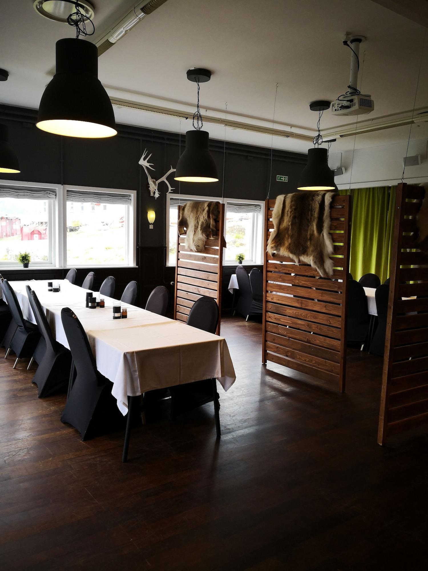 Hotel Sisimiut by null