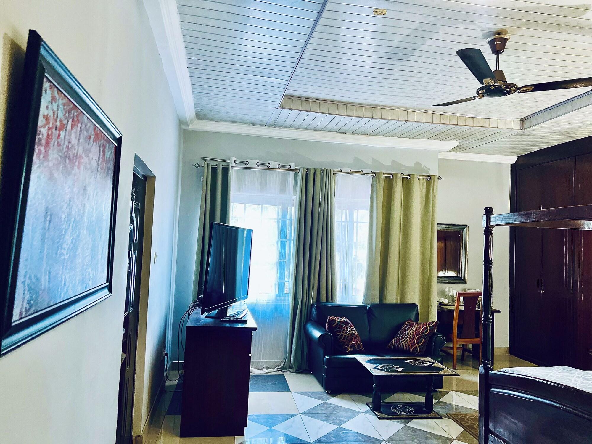 Coconut Pointe Villa & Beach Resort