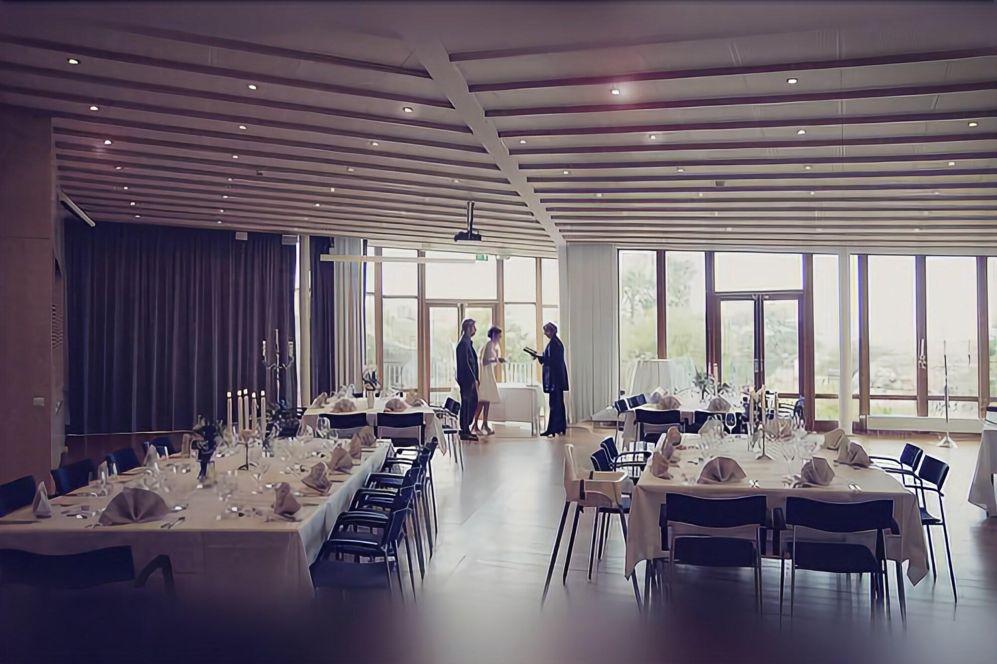 Smögens Hafvsbad by null