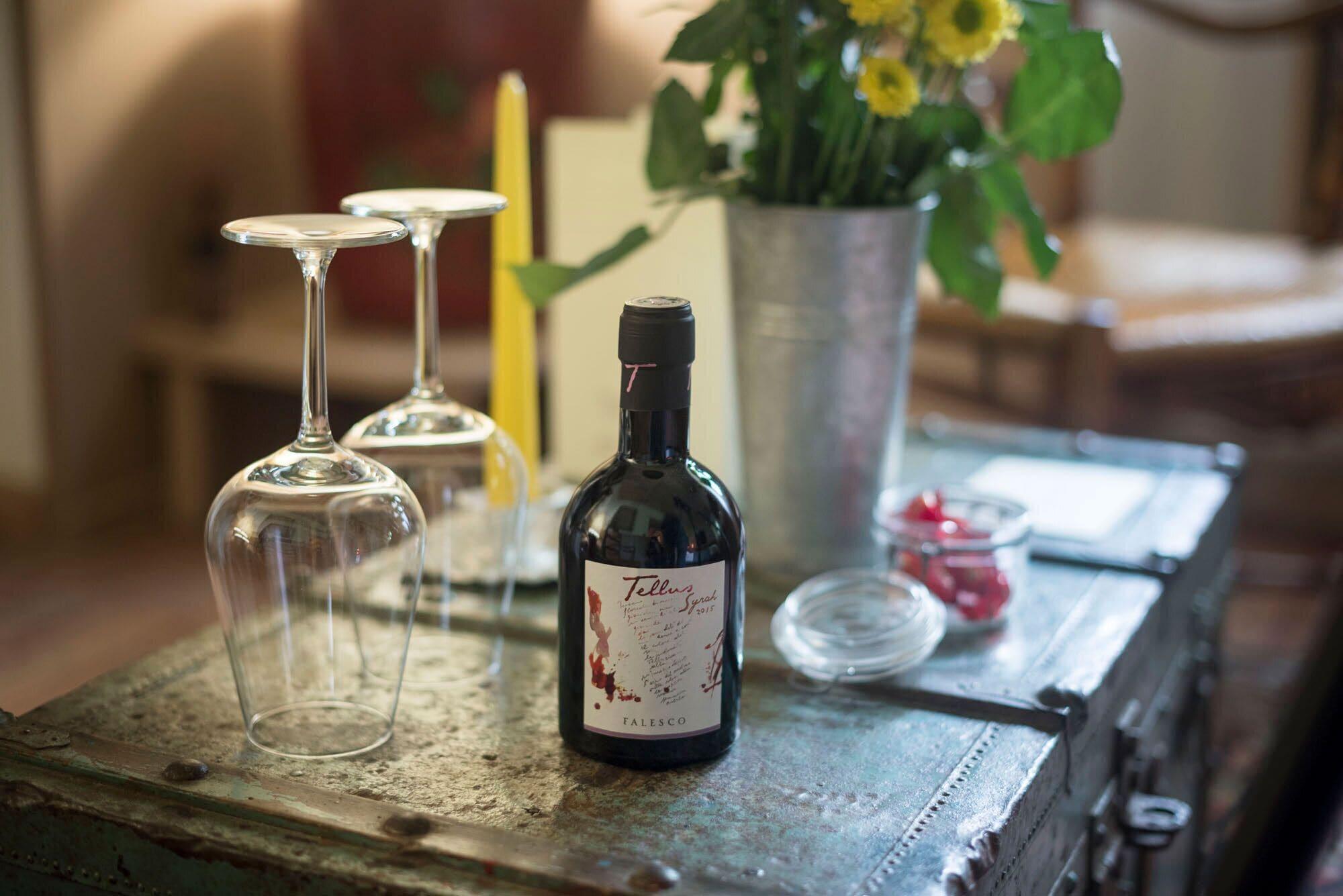 COURT OF MAJESTY '- ANCIENT RESIDENCE by null