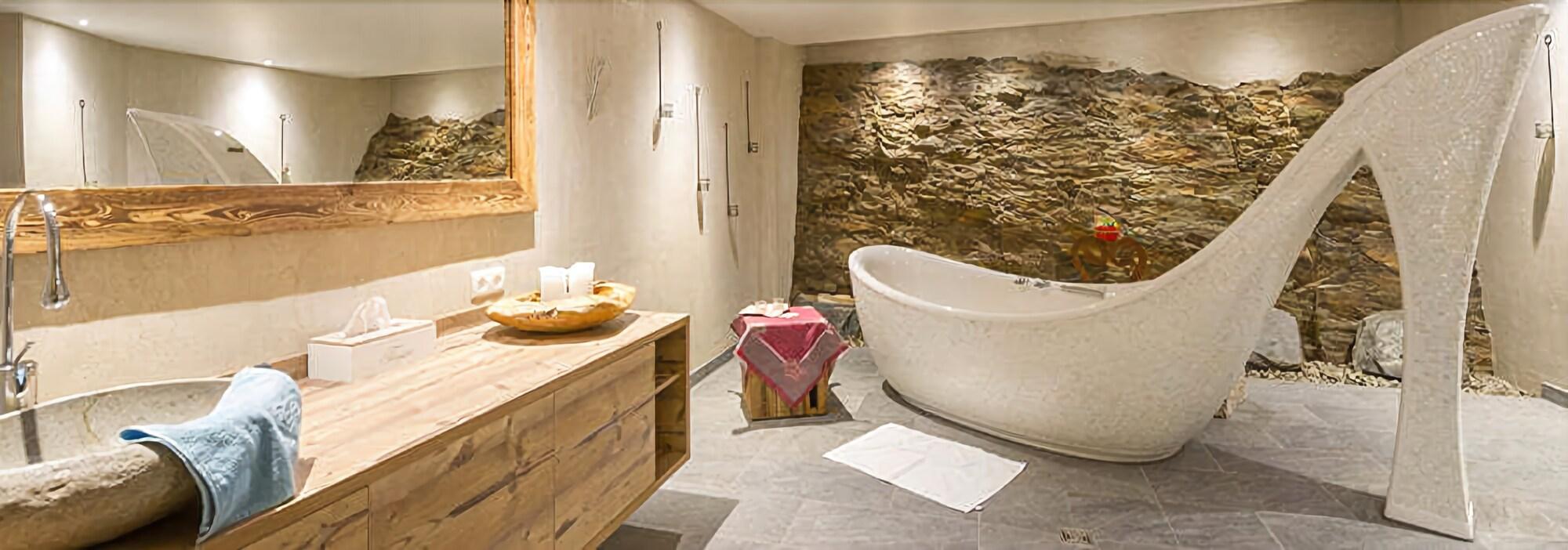 Logis Hotel Gourmet & Relax de la Sure Rest. Comte Godefroy by null